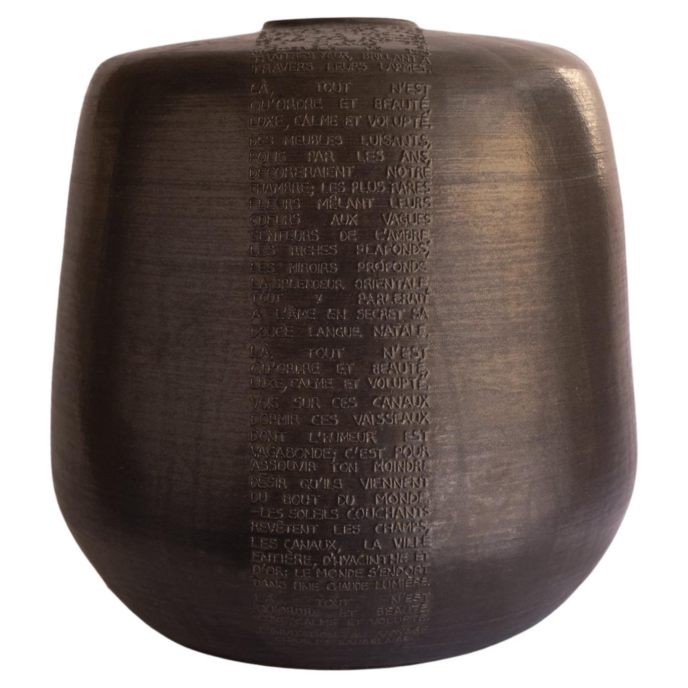 Barattolo Remember Us Baudelaire 12 in gres smaltato nero di Mary Martin Ceramics in vendita