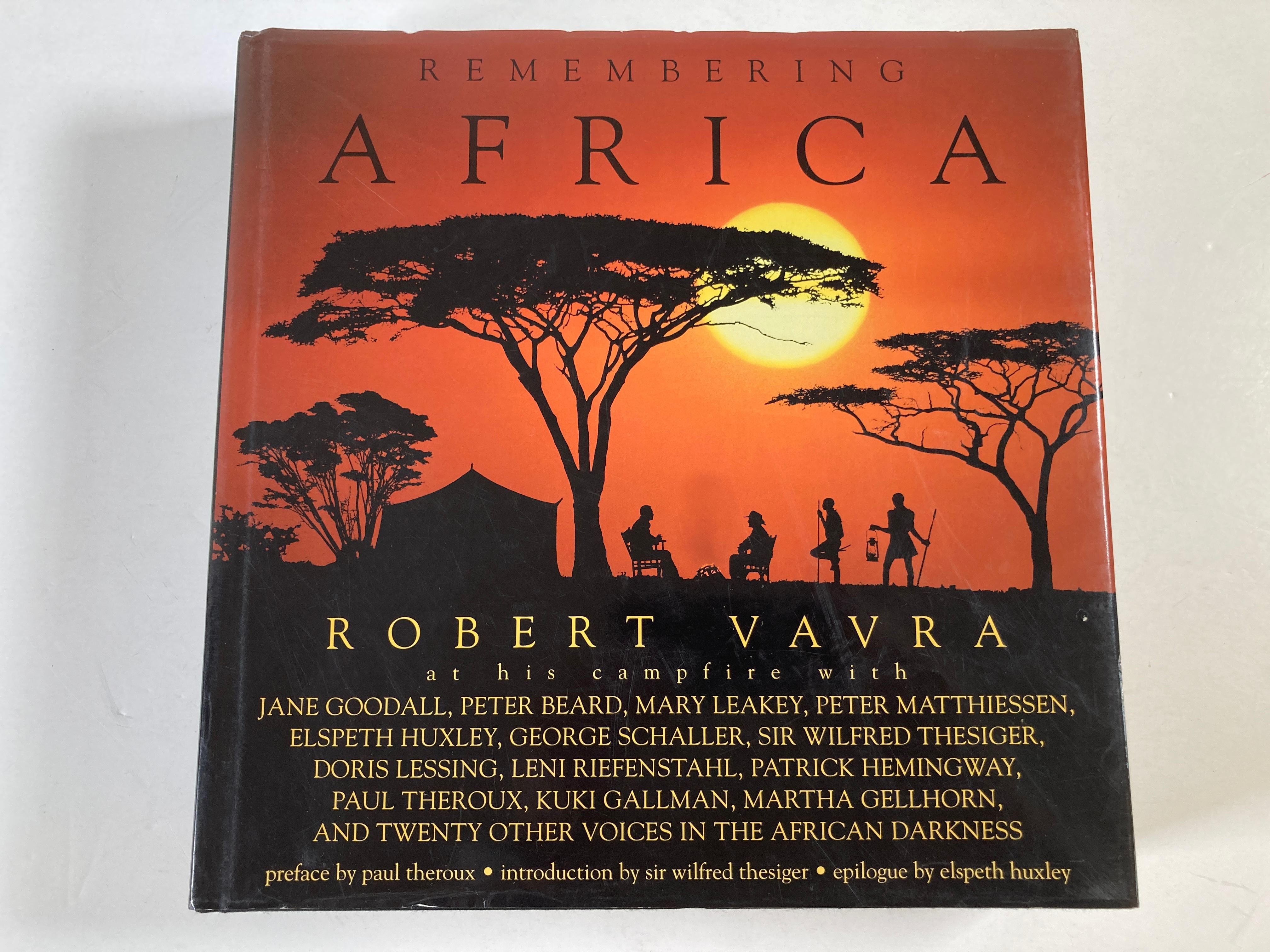 Tribal Livre à couverture rigide Remembering Africa de Robert Vavra en vente