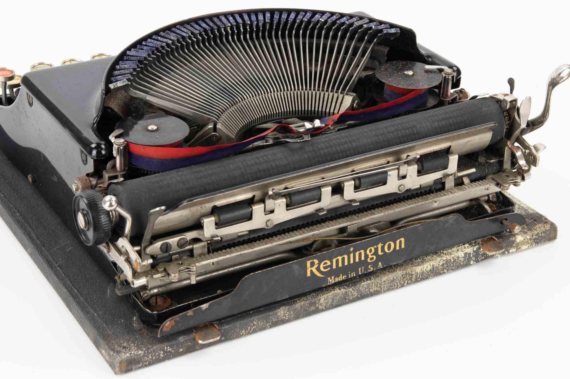 Máquina de escribir portátil Remington con estuche, circa años 30-40 Europeo en venta