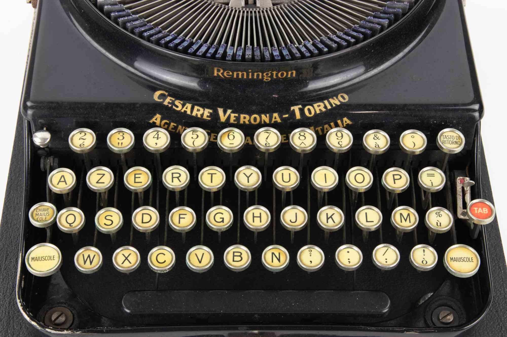 Máquina de escribir portátil Remington con estuche, circa años 30-40 en Bueno estado para la venta en Roma, IT