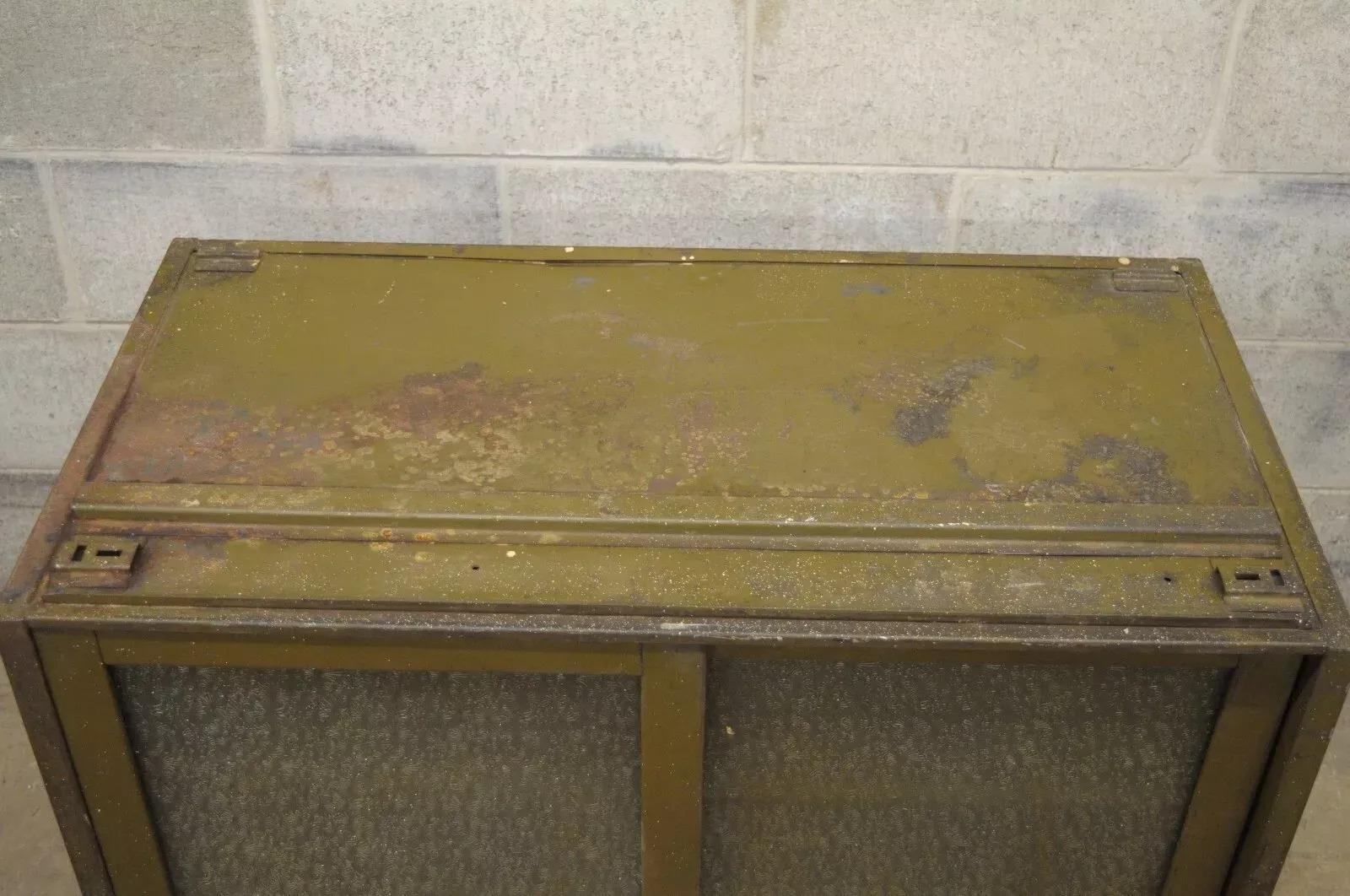 Remington Rand Industrial Grüner Stahl Metall Stapelbarer Barrister Aufbewahrungsschrank A (Industriell) im Angebot