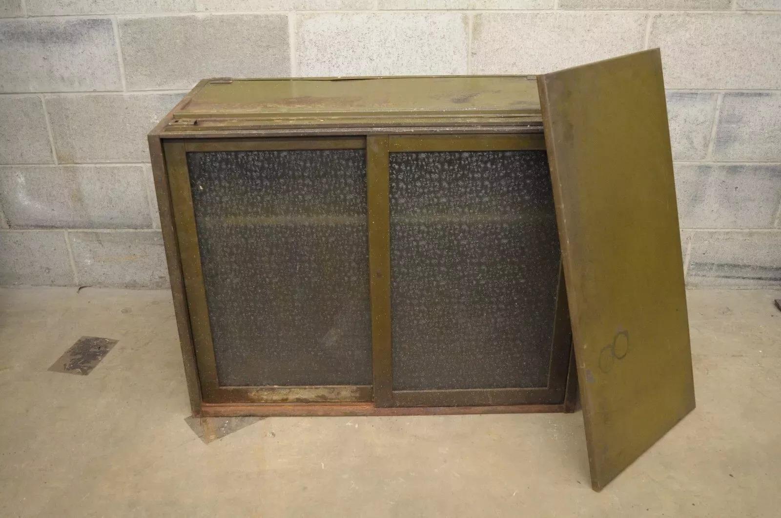 Remington Rand Industrial Grüner Stahl Metall Stapelbarer Barrister Aufbewahrungsschrank A im Zustand „Gut“ im Angebot in Philadelphia, PA