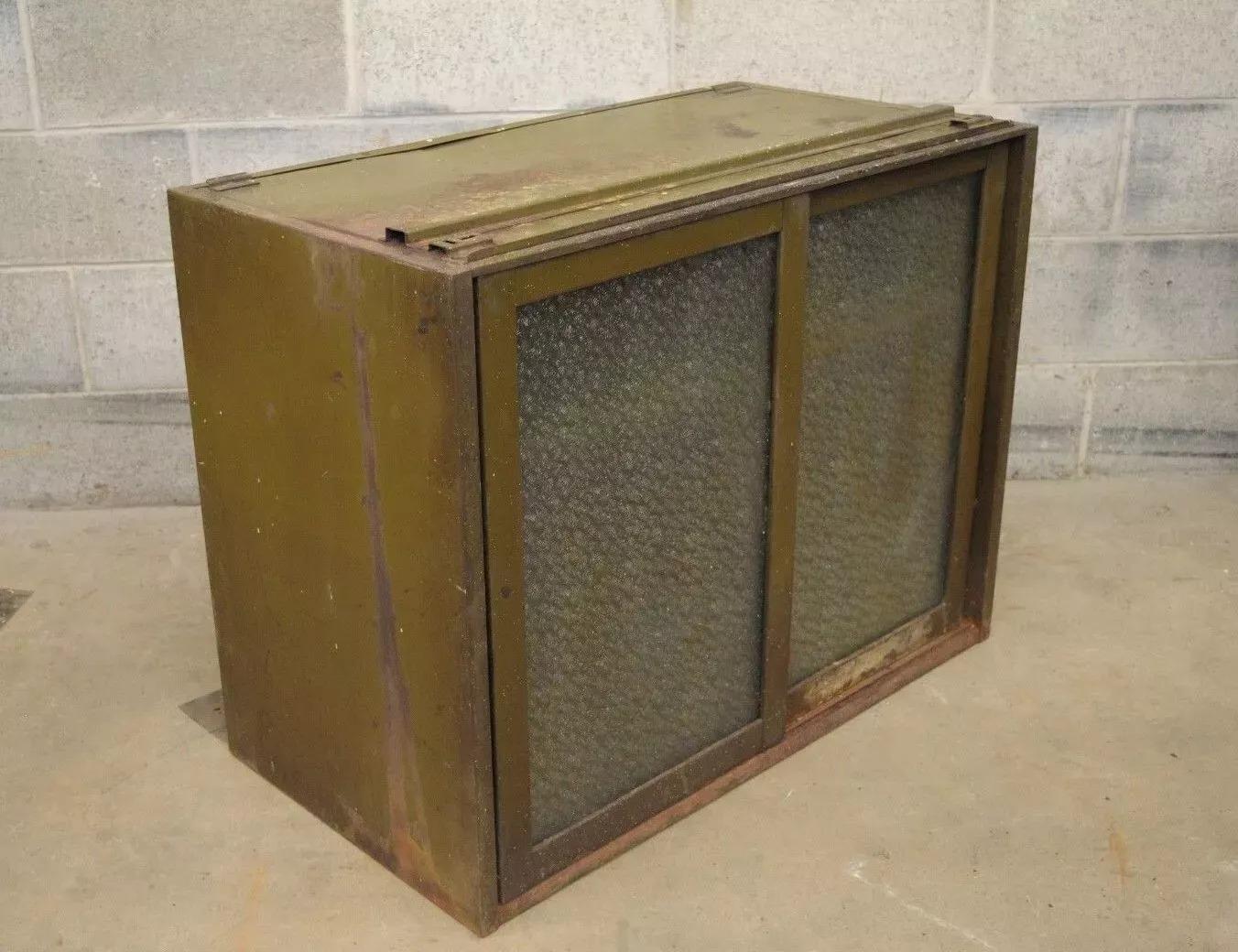 Remington Rand Industrial Grüner Stahl Metall Stapelbarer Barrister Aufbewahrungsschrank A (20. Jahrhundert) im Angebot