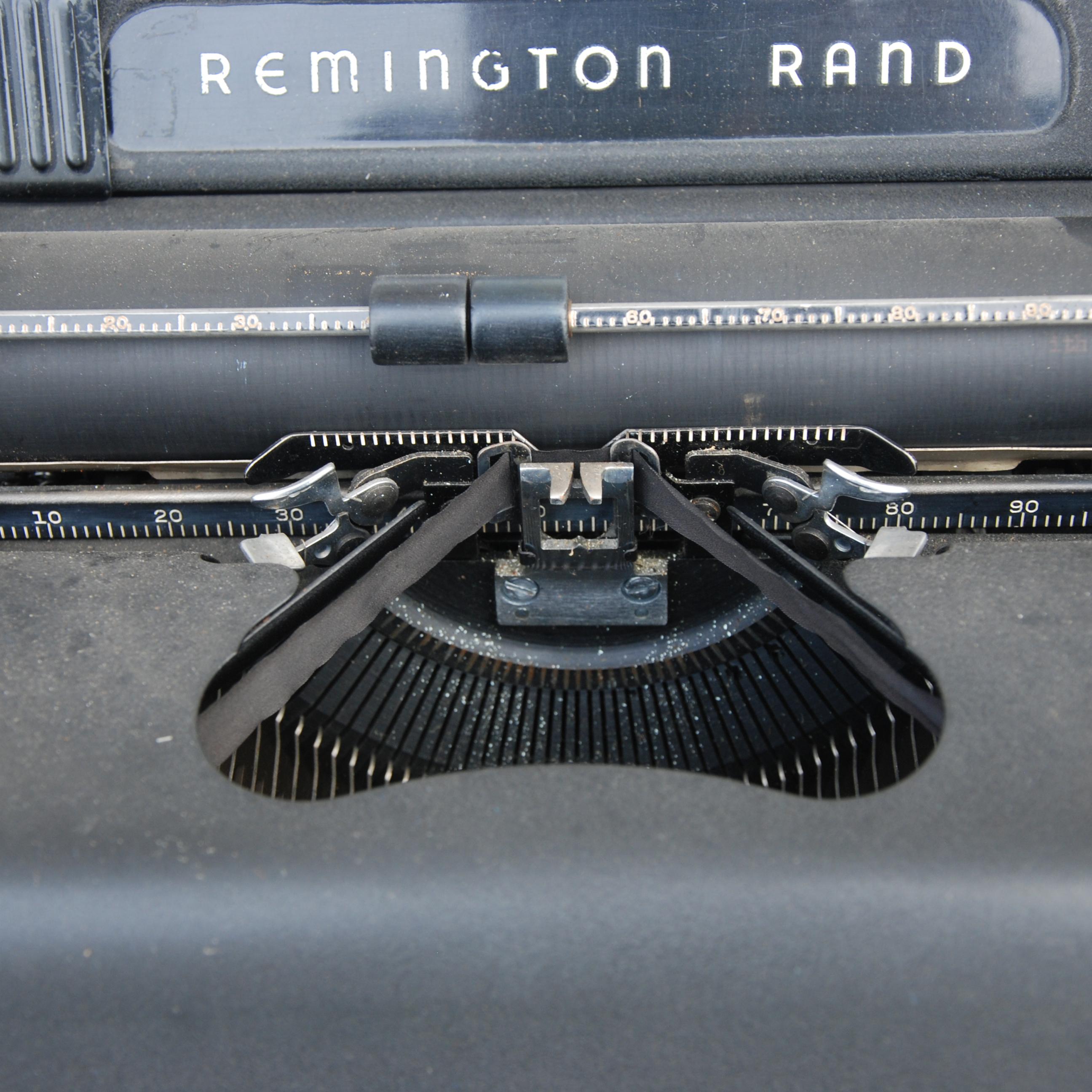 Milieu du XXe siècle Machine à écrire vintage Remington Rand