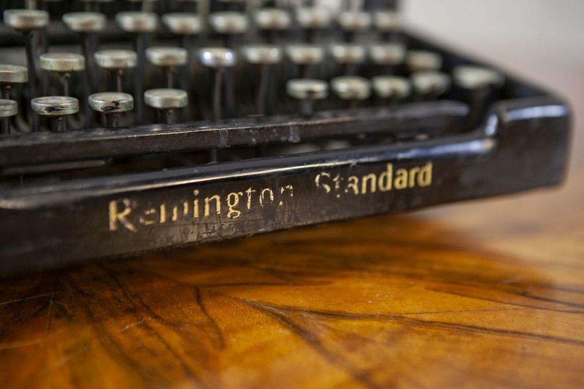 Remington Standard Modell 10 Schreibtischschreiber, um 1910 im Angebot 5