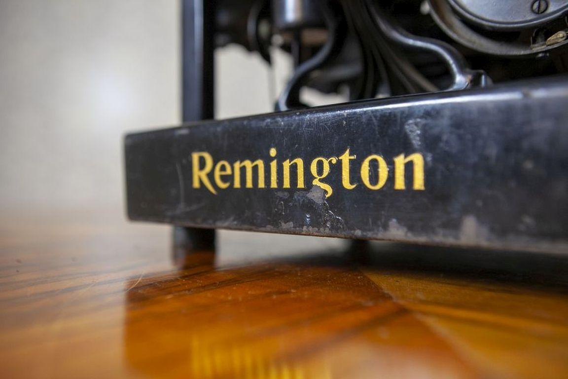 Remington Standard Modell 10 Schreibtischschreiber, um 1910 im Angebot 6
