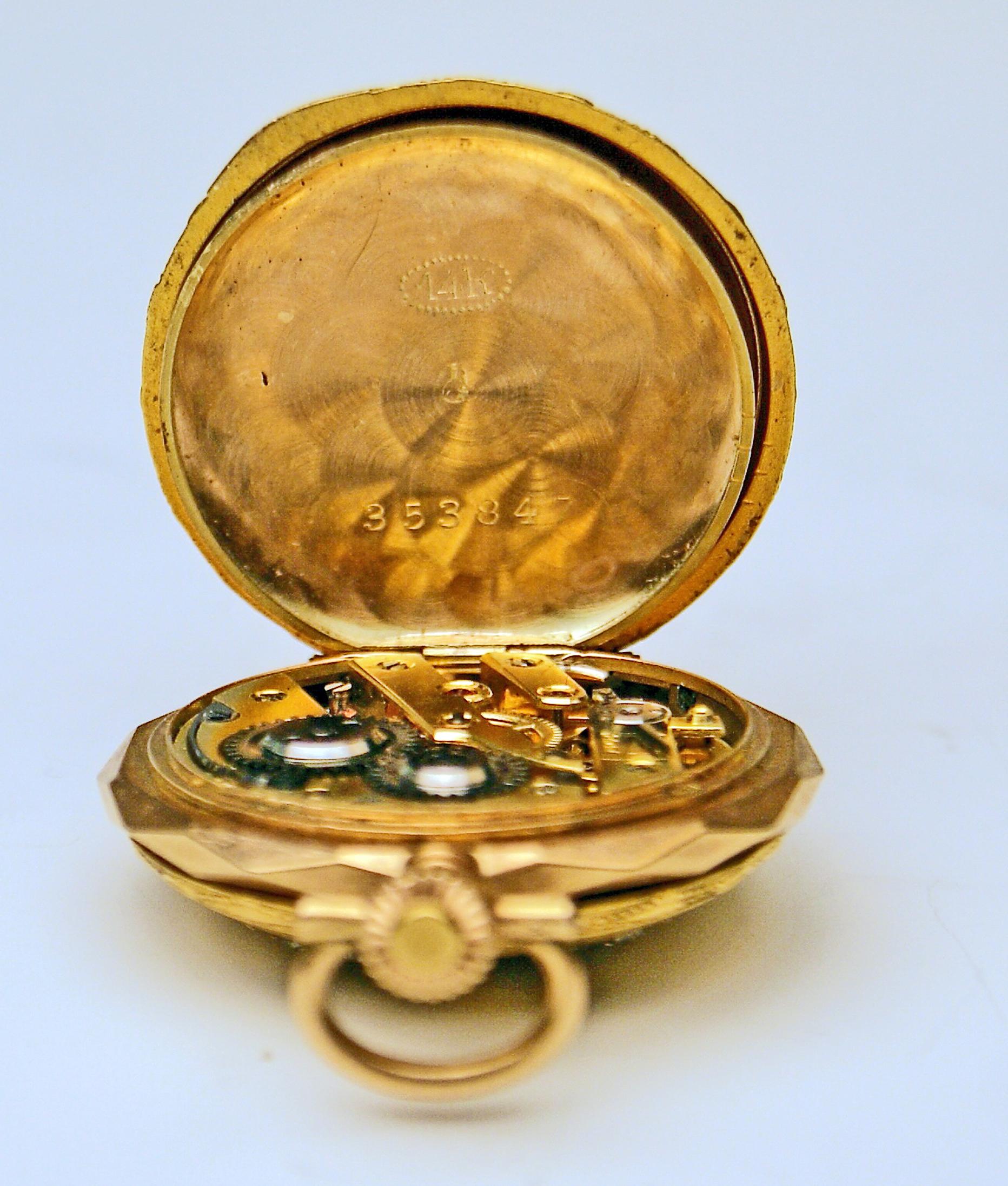 Art Nouveau Remontoir Cylindre 10 Rubis Woman's Swiss Pocket Watch 14 Carat Gold Diamonds