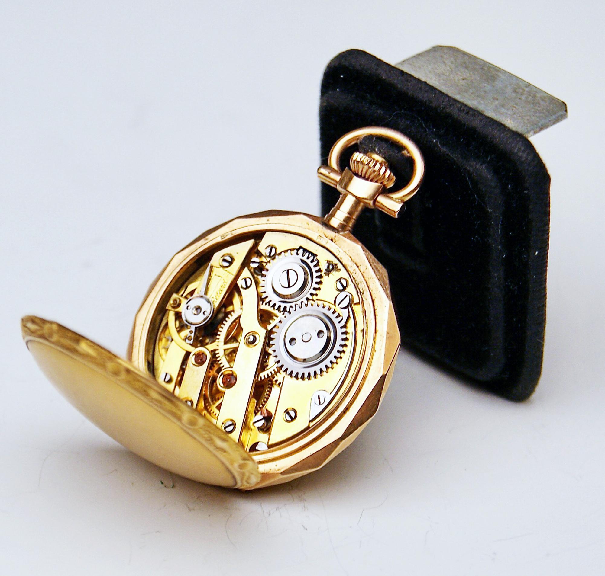 Old European Cut Remontoir Cylindre 10 Rubis Woman's Swiss Pocket Watch 14 Carat Gold Diamonds