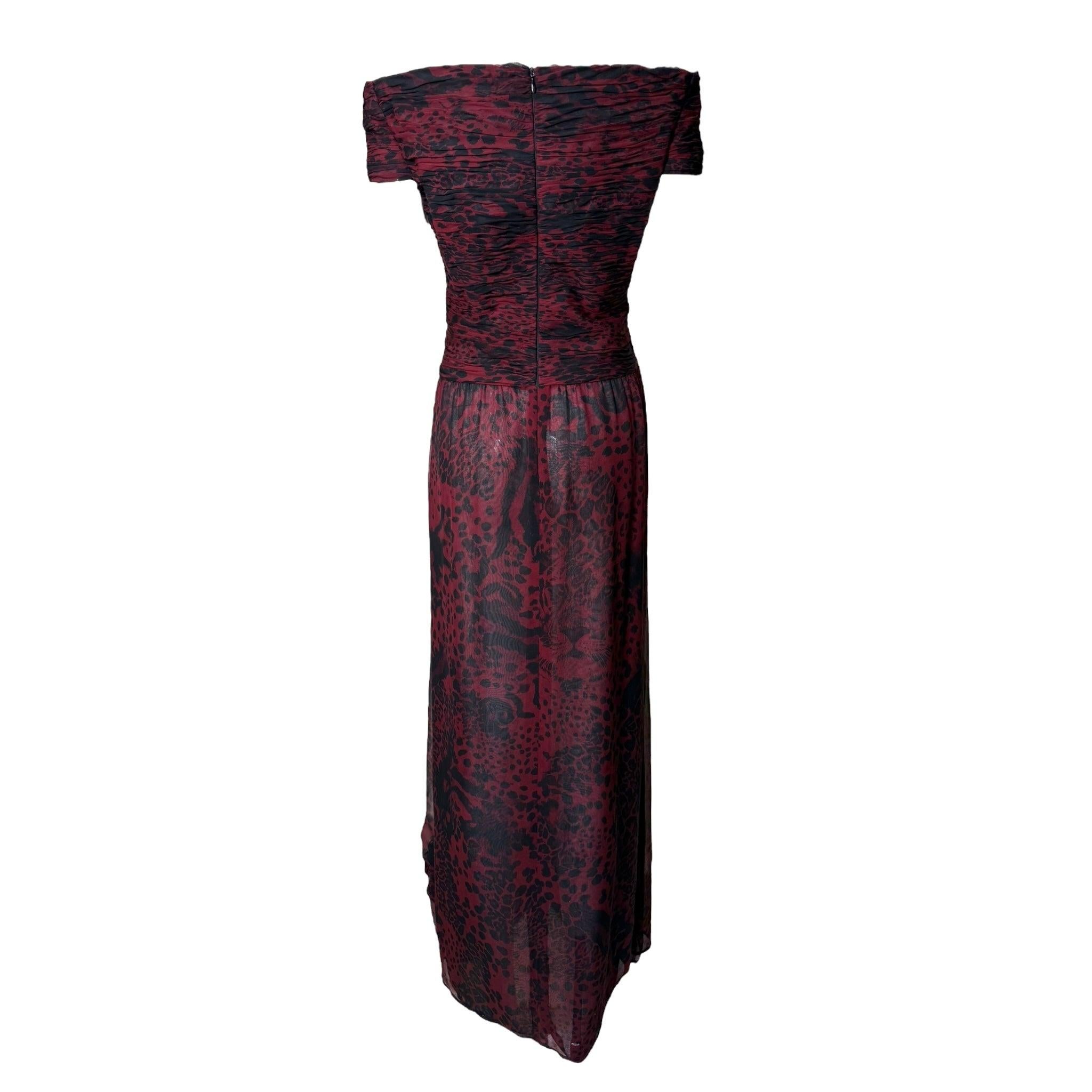 Rena Lange - Robe asymétrique en mousseline de soie imprimée léopard, années 1990 Excellent état - En vente à Los Angeles, CA