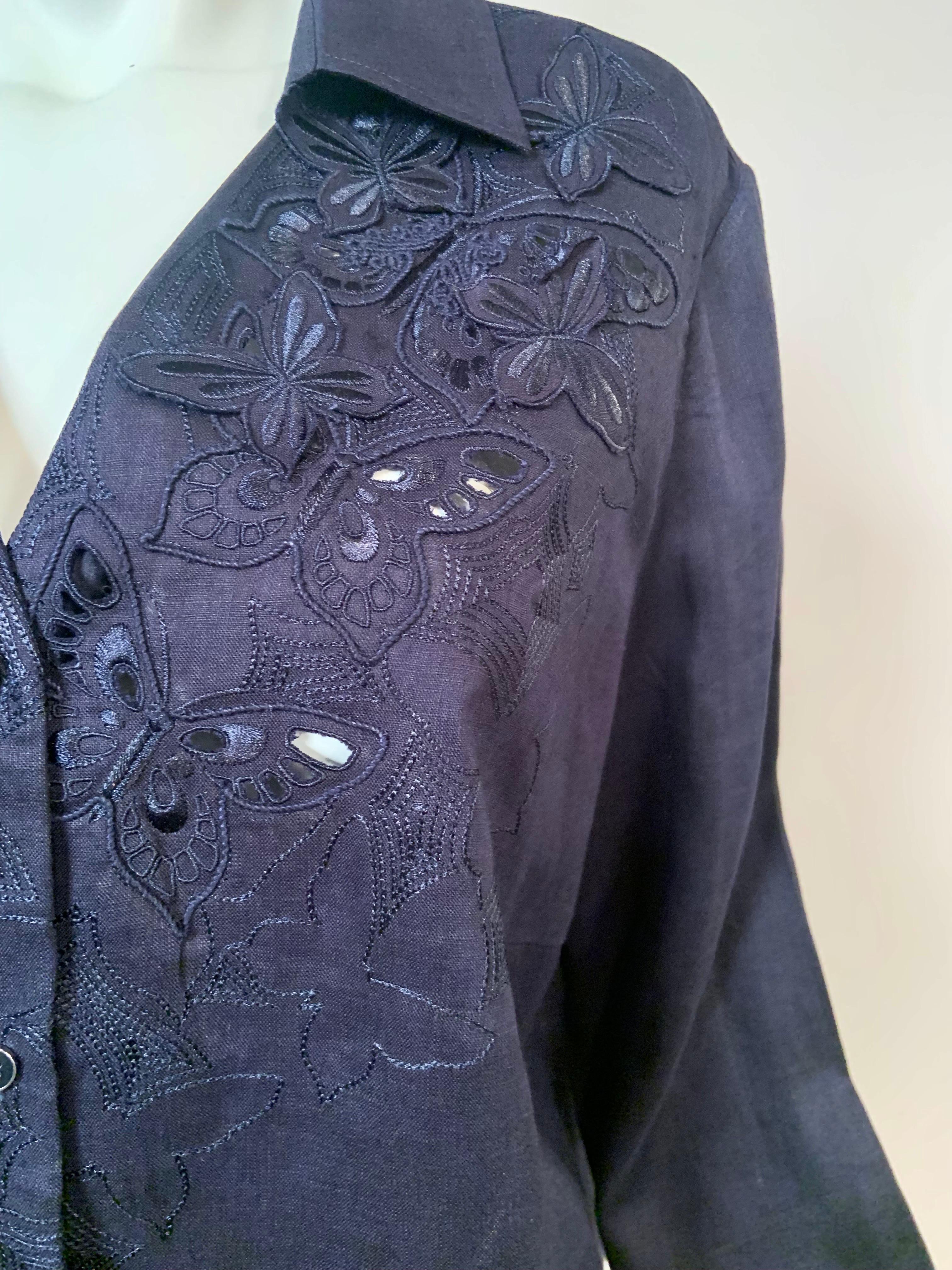 Rena Lange Navy Blue Linen Blouse with Cut Work, Embroidery, Butterfly Appliques In Excellent Condition For Sale In New Hope, PA