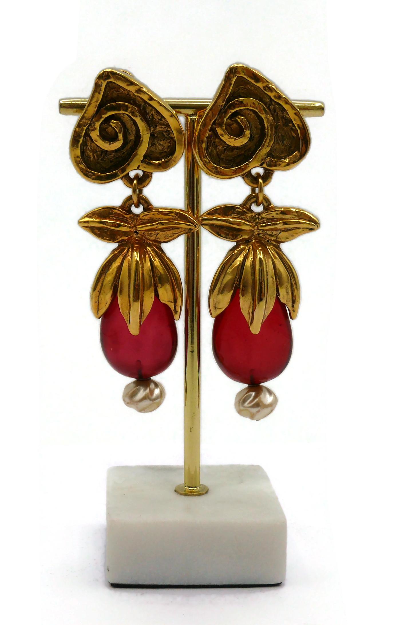 RENA LANGE Vintage Red Resin Dangling Earrings In Good Condition In Nice, FR