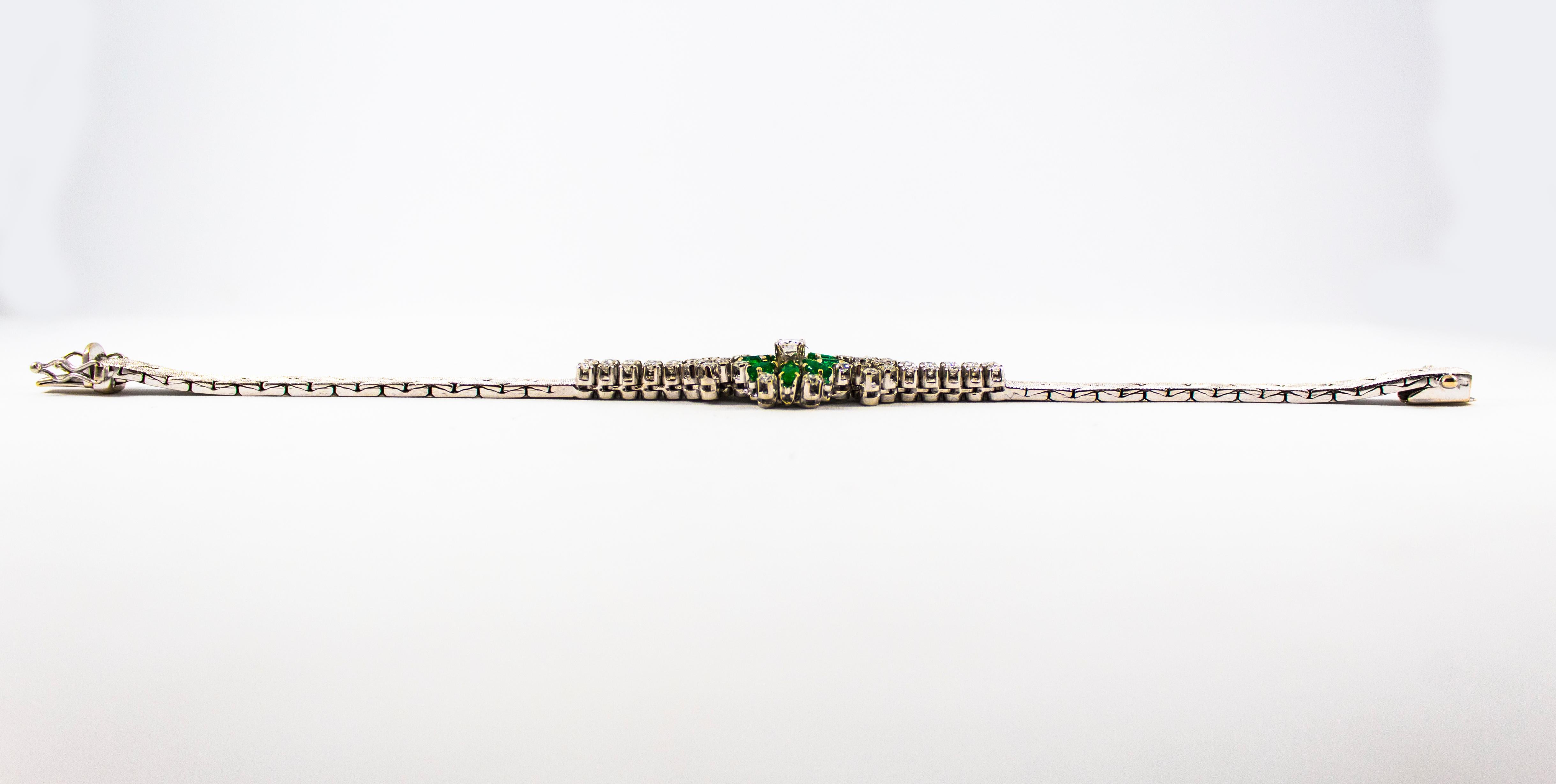 Renaissance 1.60 Carat Emerald 1.50 Carat White Diamond White Gold Bracelet In New Condition In Naples, IT