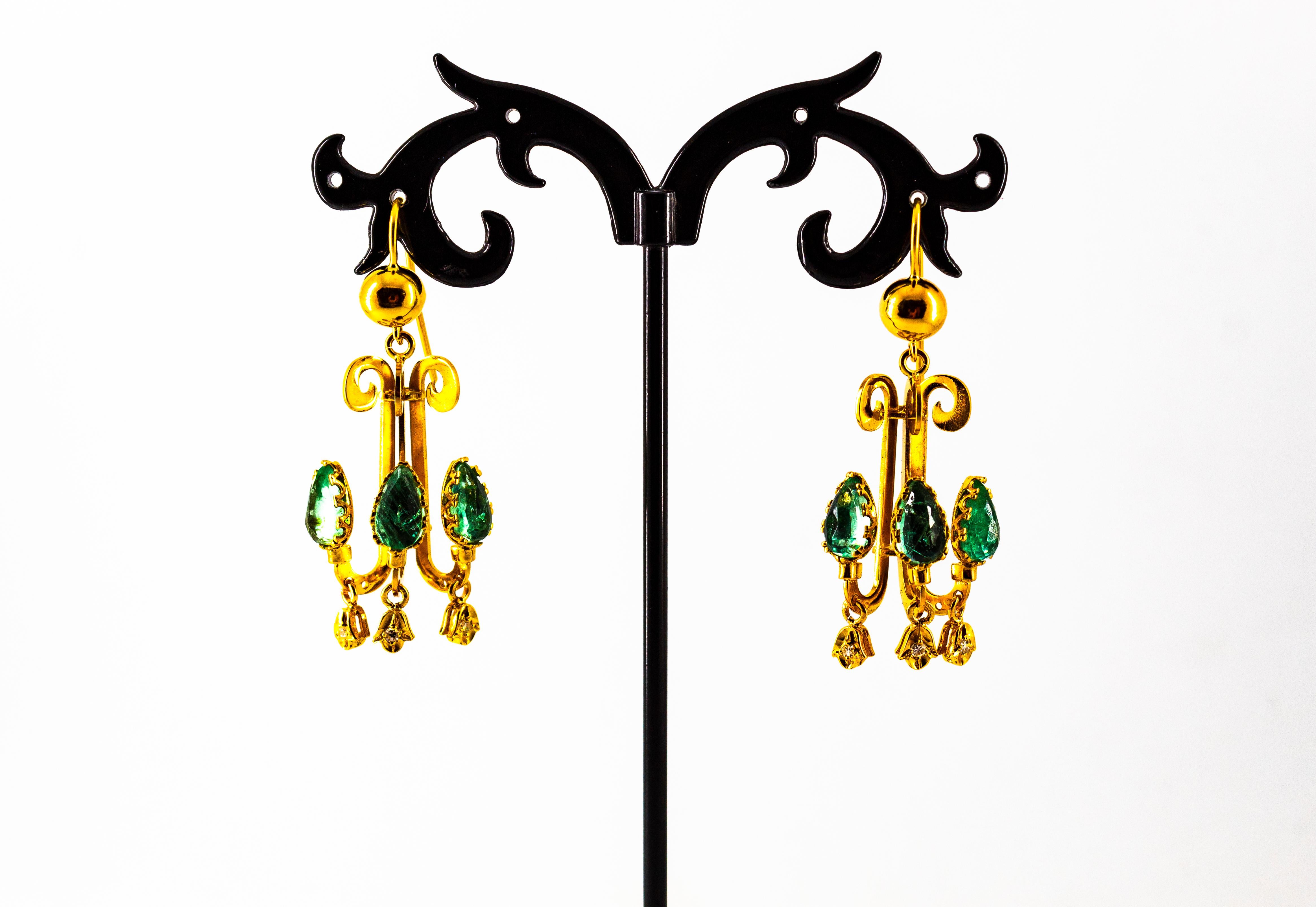 Renaissance 5.12 Carat White Diamond Emerald Yellow Gold Chandelier Earrings For Sale 2