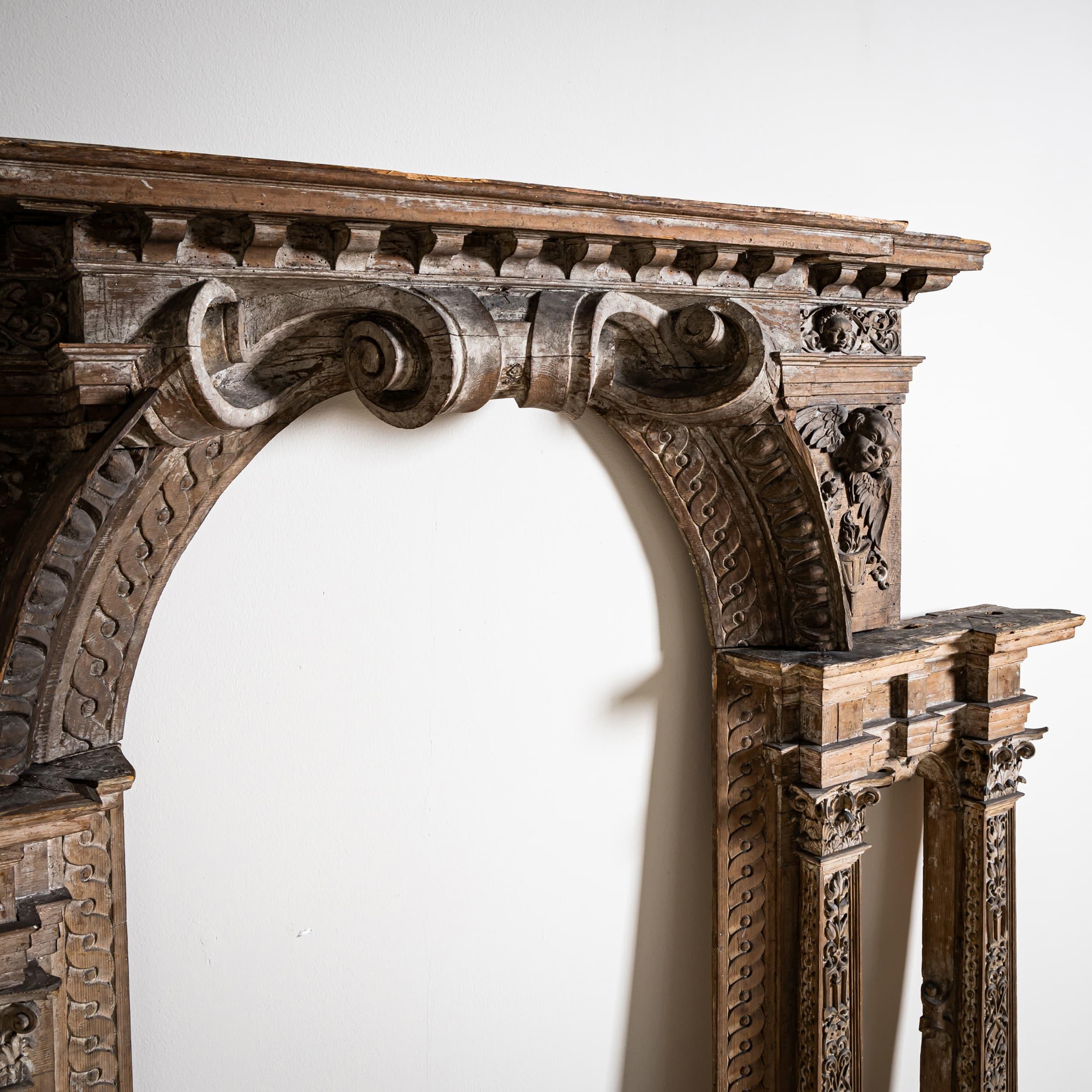 Cornice d'altare rinascimentale, probabilmente Italia, fine XVI secolo In condizioni discrete in vendita a Greding, DE