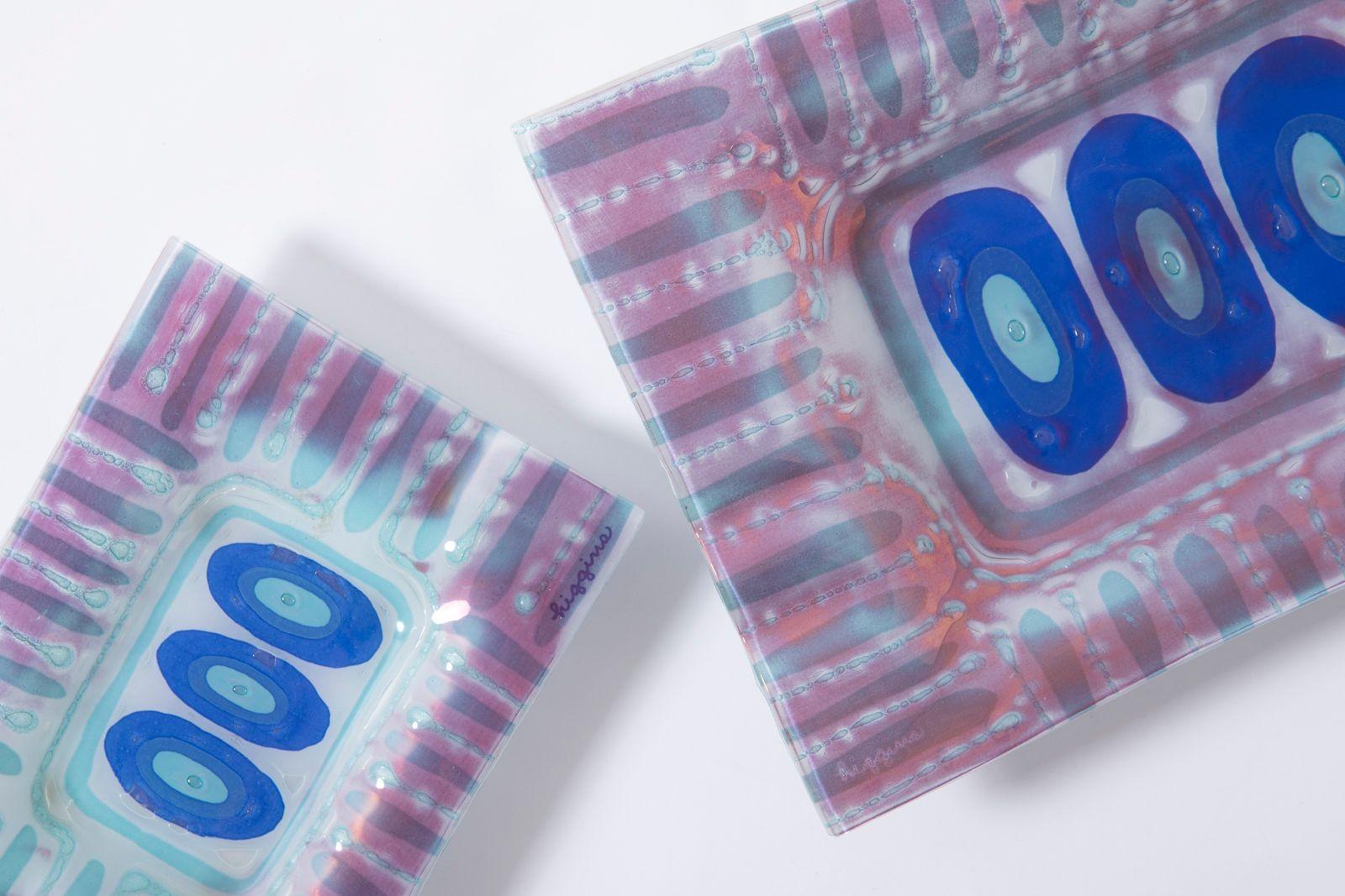 Verre d'art Ensemble de cendriers Renaissance par Michael and Frances Higgins en vente