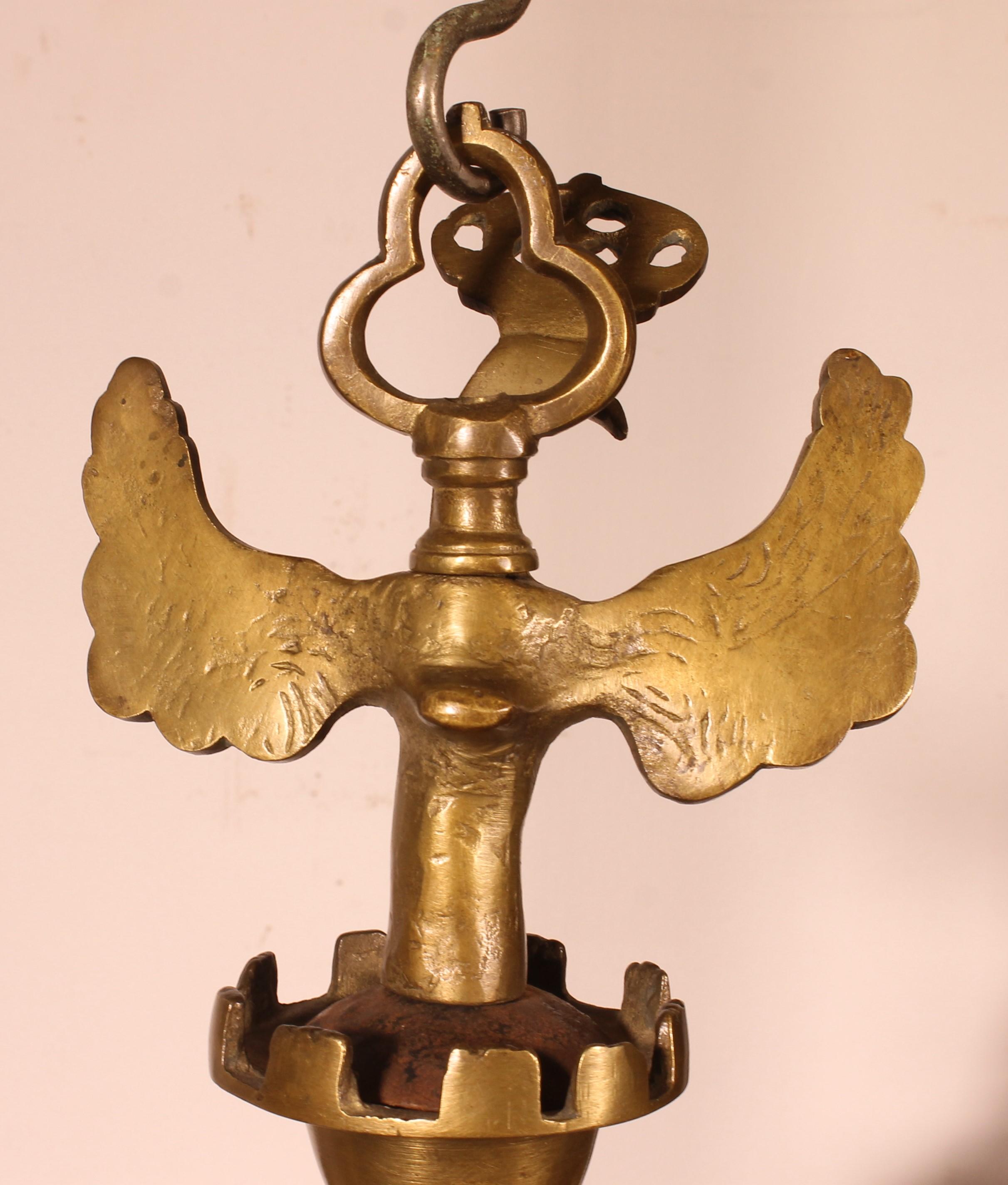 Lampadario rinascimentale in bronzo con 8 bracci luminosi decorati con uccelli in vendita 7