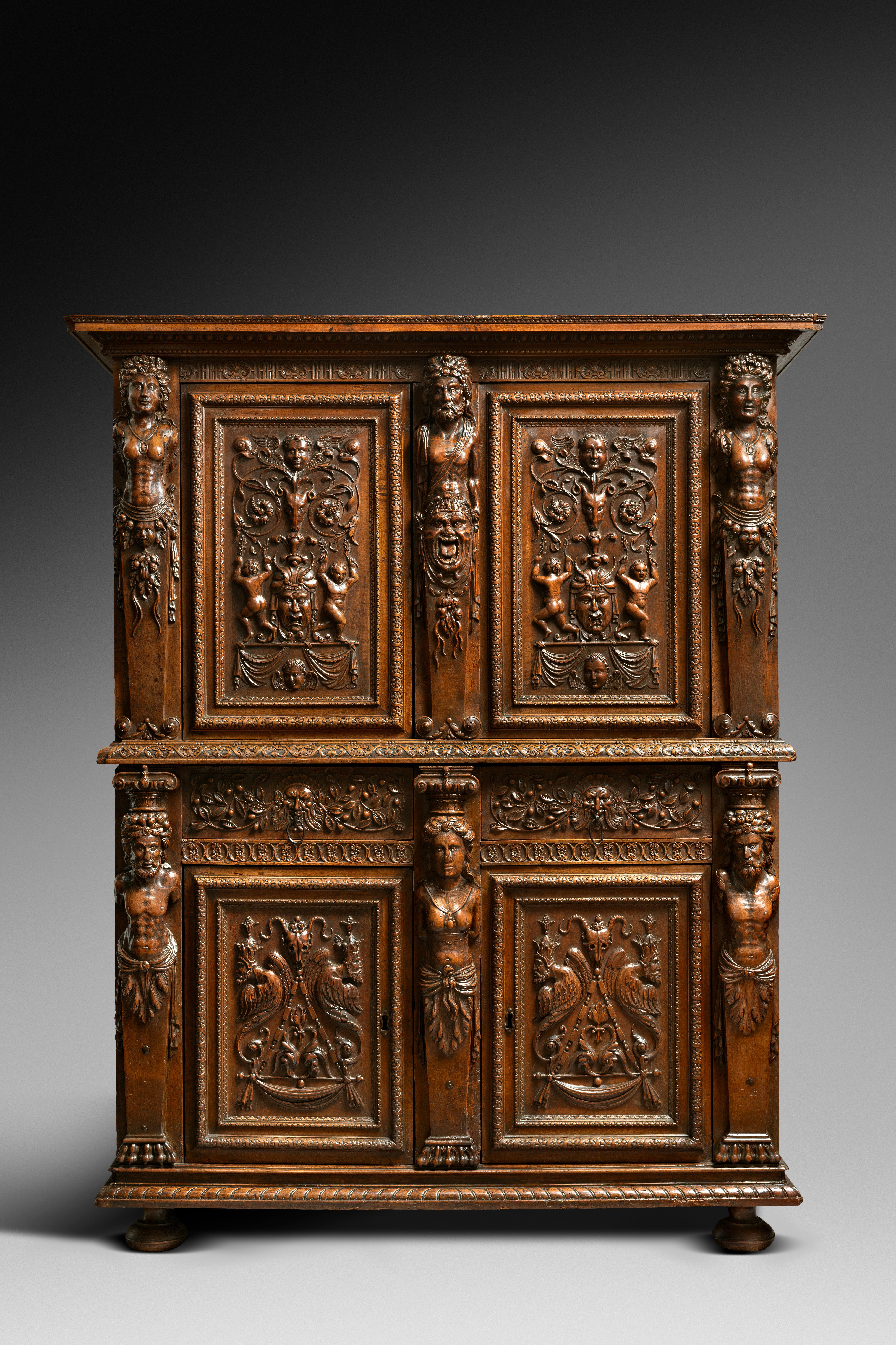 RENAISSANCE CABINET, SCHOOL OF HUGUES SAMBIN


ORIGIN: FRANCE, BURGUNDY 
PERIOD: 2nd HALF OF THE 16th CENTURY, ca. 1560-1580

Height: 171 cm 
Length : 137 cm
Depth : 52.5 cm

Condition
Walnut, original keys and locks

Provenance : private