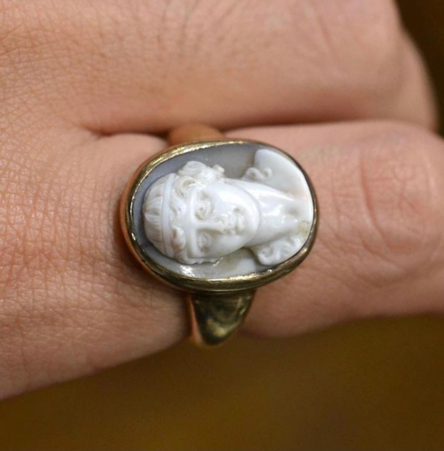 Renaissance Cameo Ring of a Man in Profile In Excellent Condition In Firenze, IT