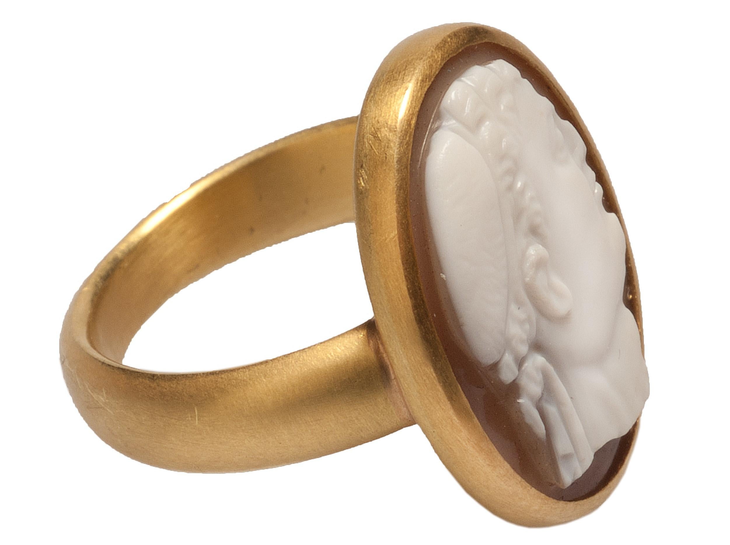 Renaissance-Kamee-Ring aus Galba in moderner Goldfassung (Gemischter Schliff) im Angebot