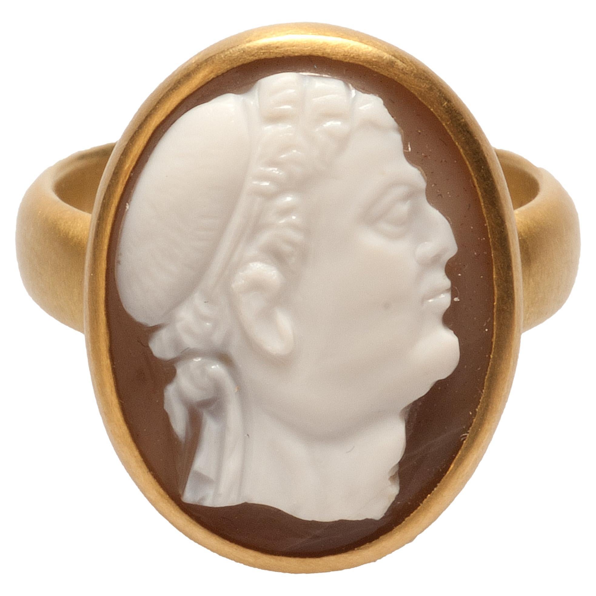 Renaissance-Kamee-Ring aus Galba in moderner Goldfassung im Angebot
