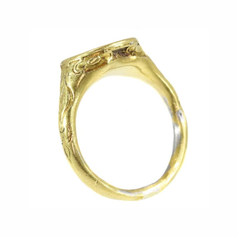 Renaissance Coat of Arms Enamel Rock Crystal 18 Karat Yellow Gold Ring For Sale 3