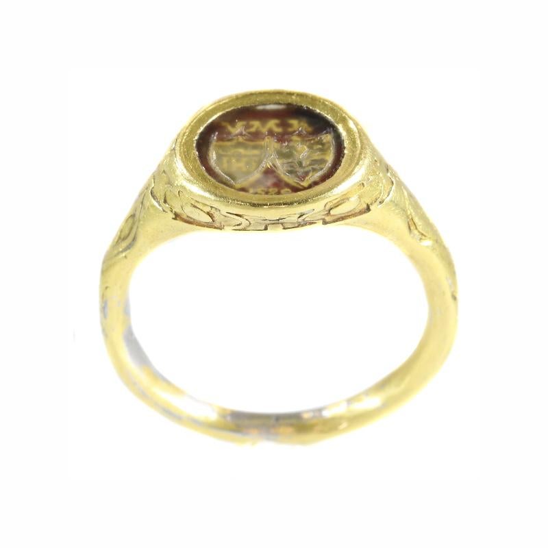 Women's or Men's Renaissance Coat of Arms Enamel Rock Crystal 18 Karat Yellow Gold Ring For Sale