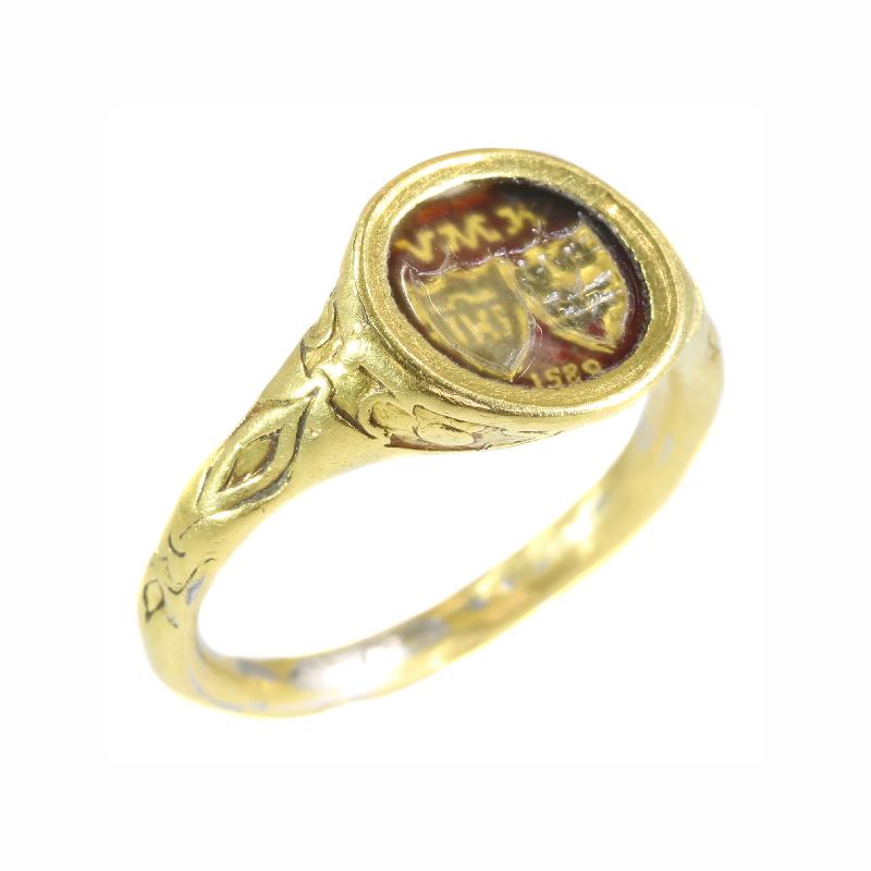 Renaissance Coat of Arms Enamel Rock Crystal 18 Karat Yellow Gold Ring For Sale 5