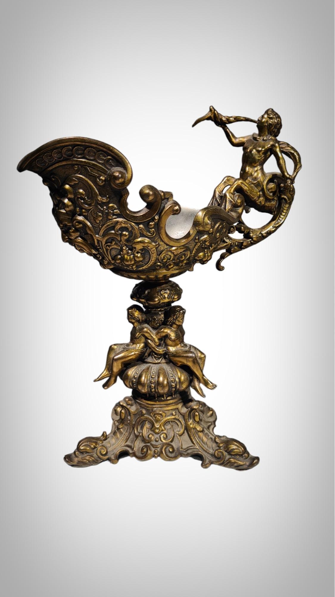 Renaissance-Becher aus Bronze 19. (19. Jahrhundert) im Angebot