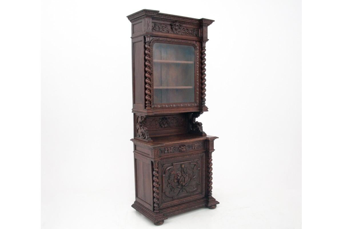 Neo-Renaissance cupboard, France, circa 1880.

Very good condition.

Wood: oak

Dimensions: height: 211 cm, width: 101 cm, depth: 57 cm.