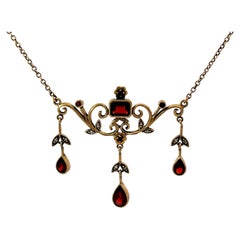 Dangly Halskette aus 9k Roségold mit Diamanten und rotem Granat im Renaissance-Stil