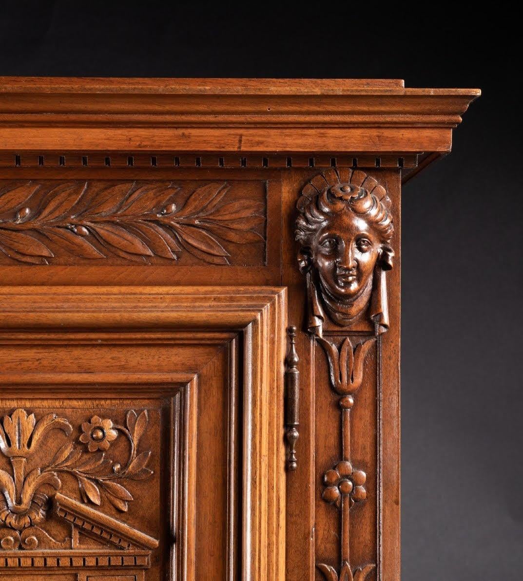 Renaissance Double Cabinet in Walnut, 19th Century. For Sale 2
