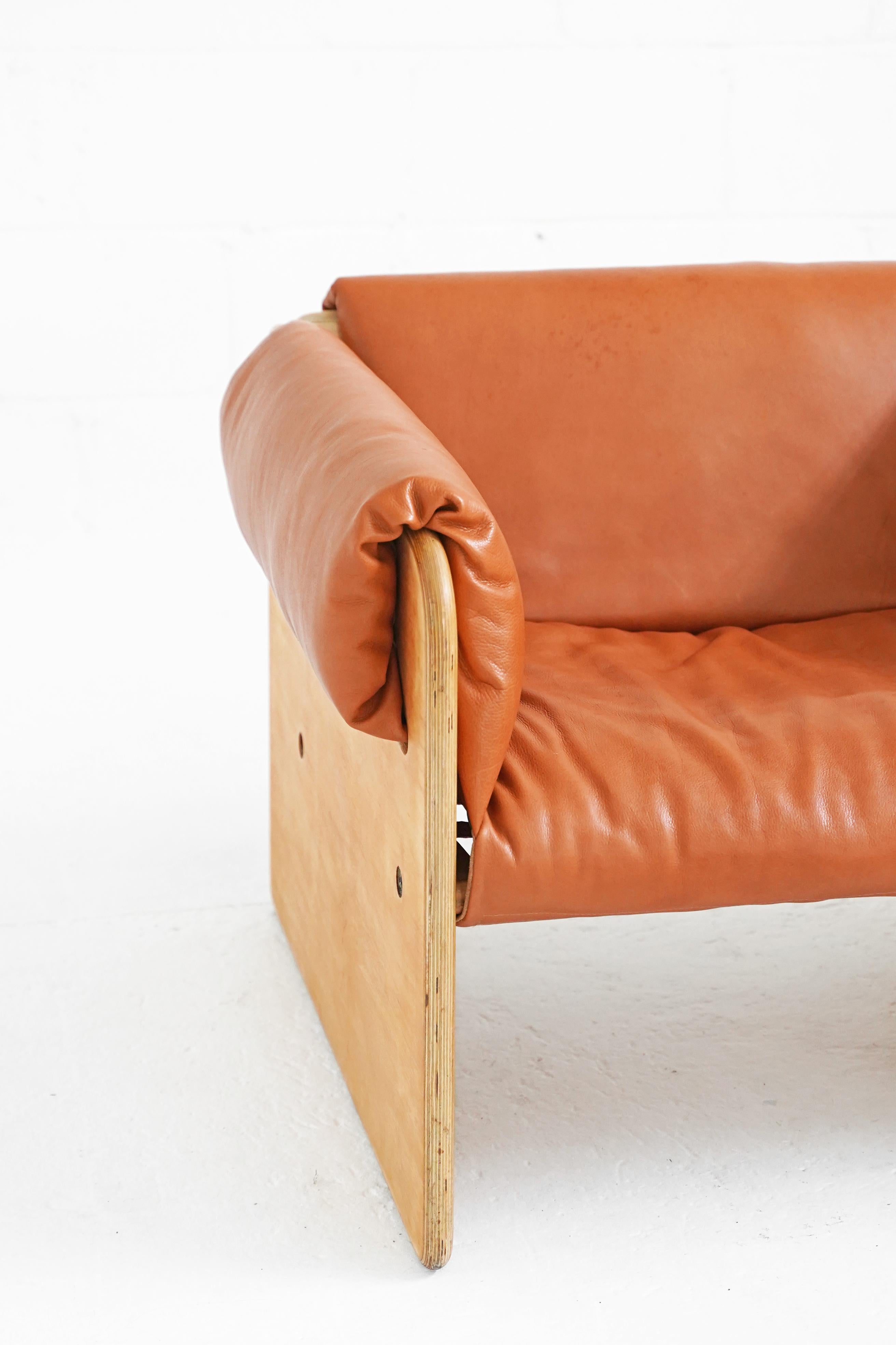 Renaissance Easy Chair in Maple and Leather by Keith Muller and Michael Stewart 9