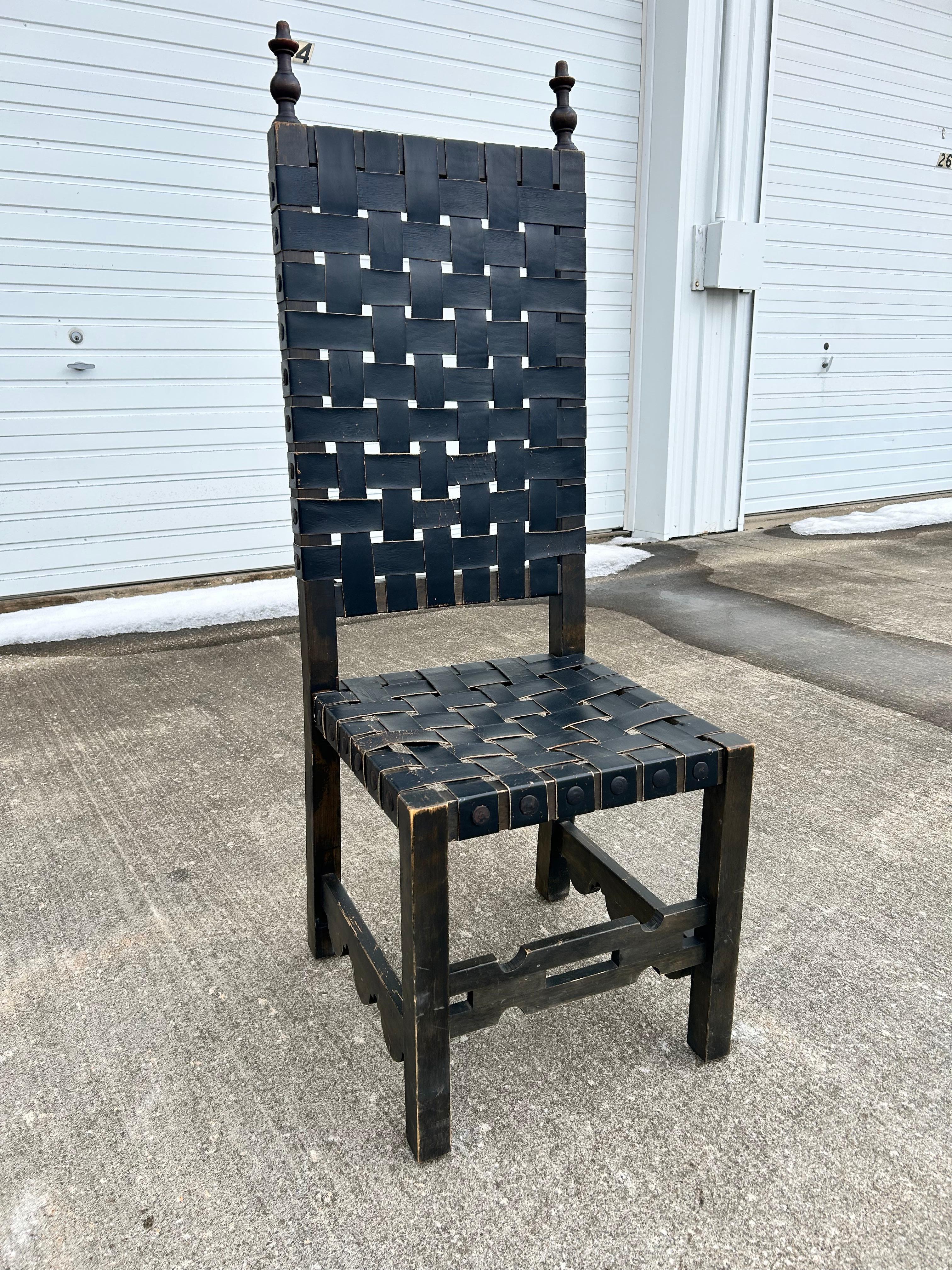 Chaise à haut dossier anglaise de style Renaissance avec sangles en cuir en vente 8