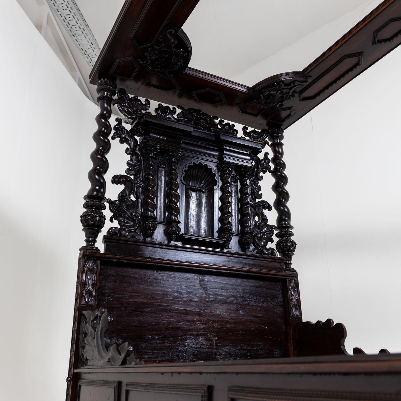 18th Century and Earlier Renaissance Four-Poster Bed, 17th Century For Sale
