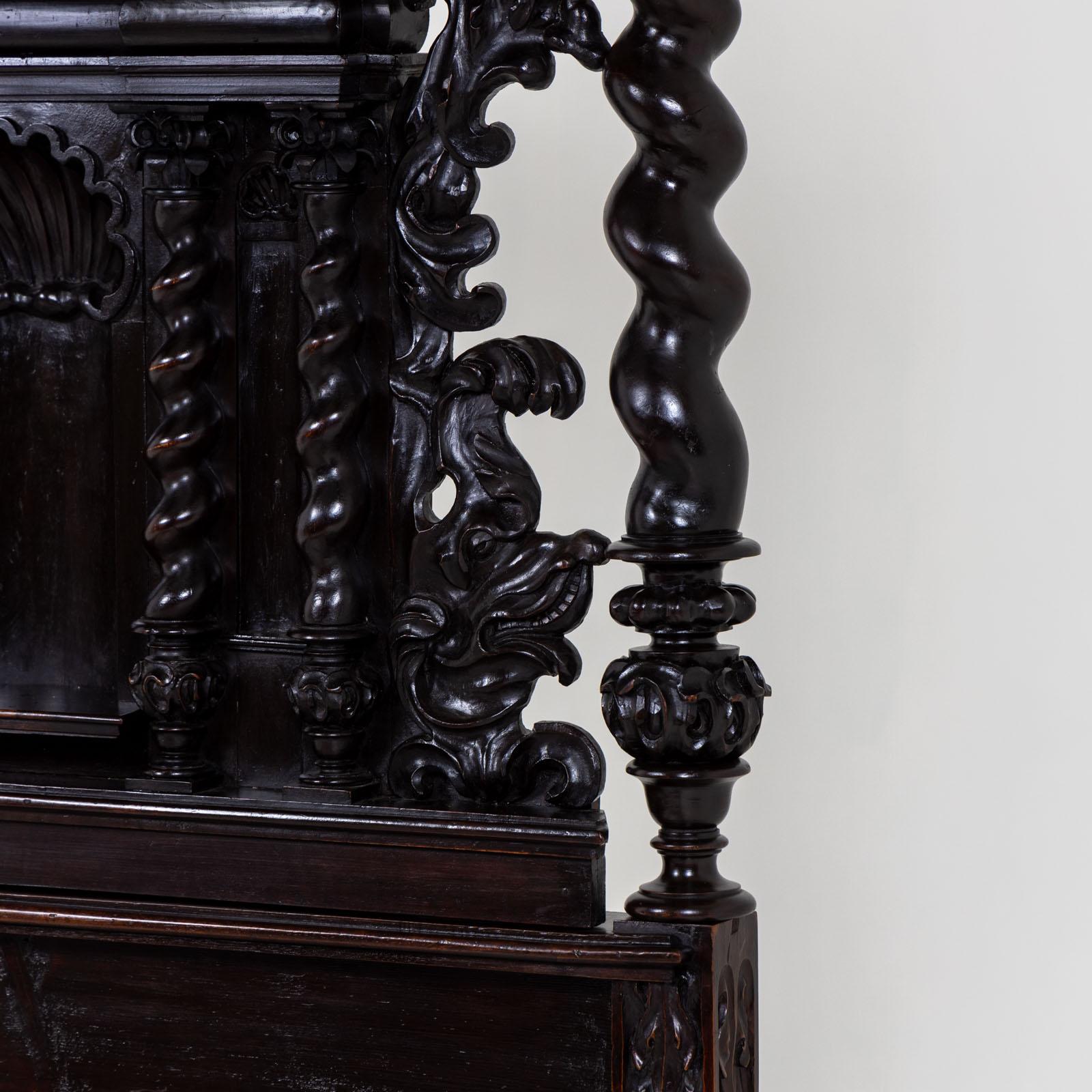 Walnut Renaissance Four-Poster Bed, 17th Century For Sale