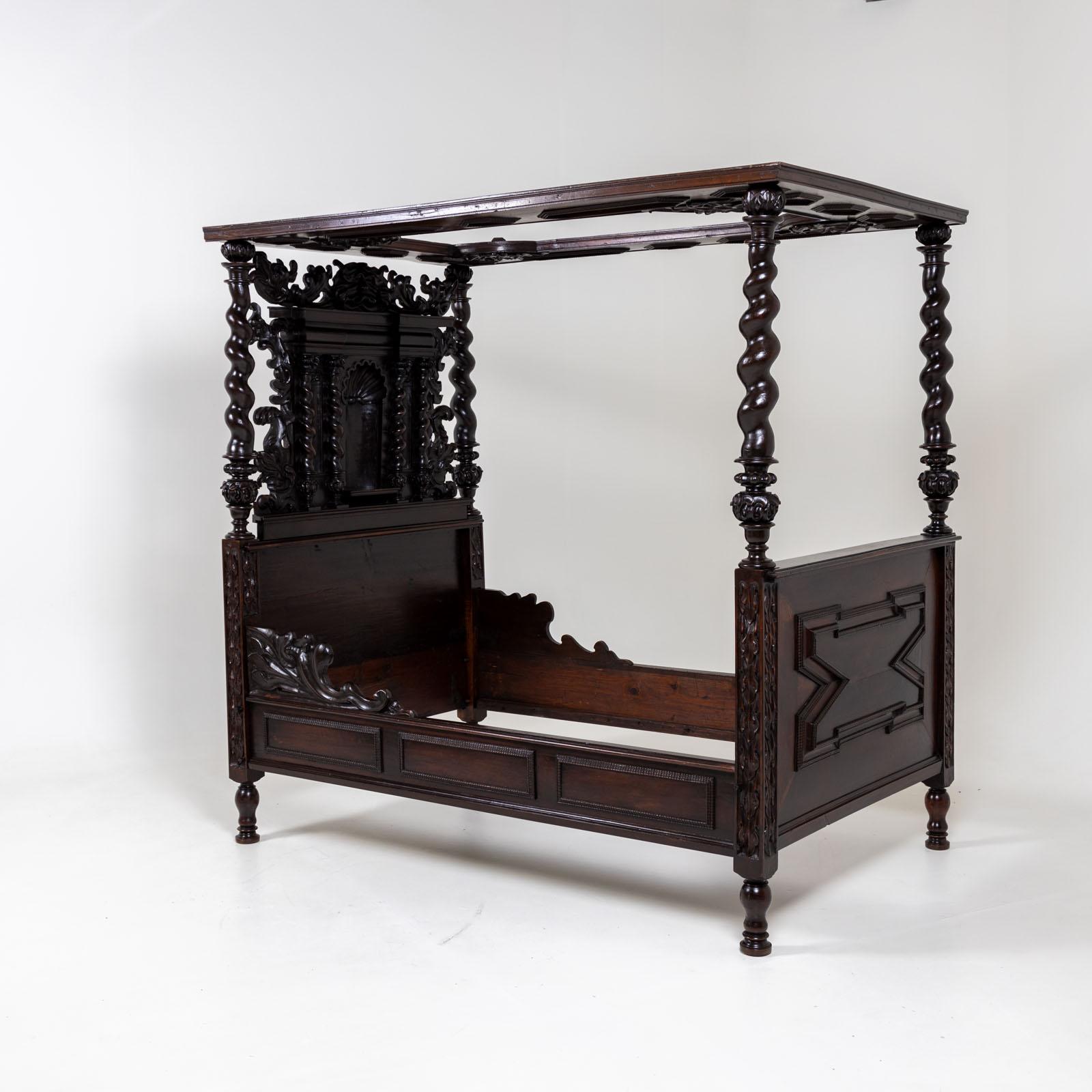Renaissance Four-Poster Bed, 17th Century For Sale 2