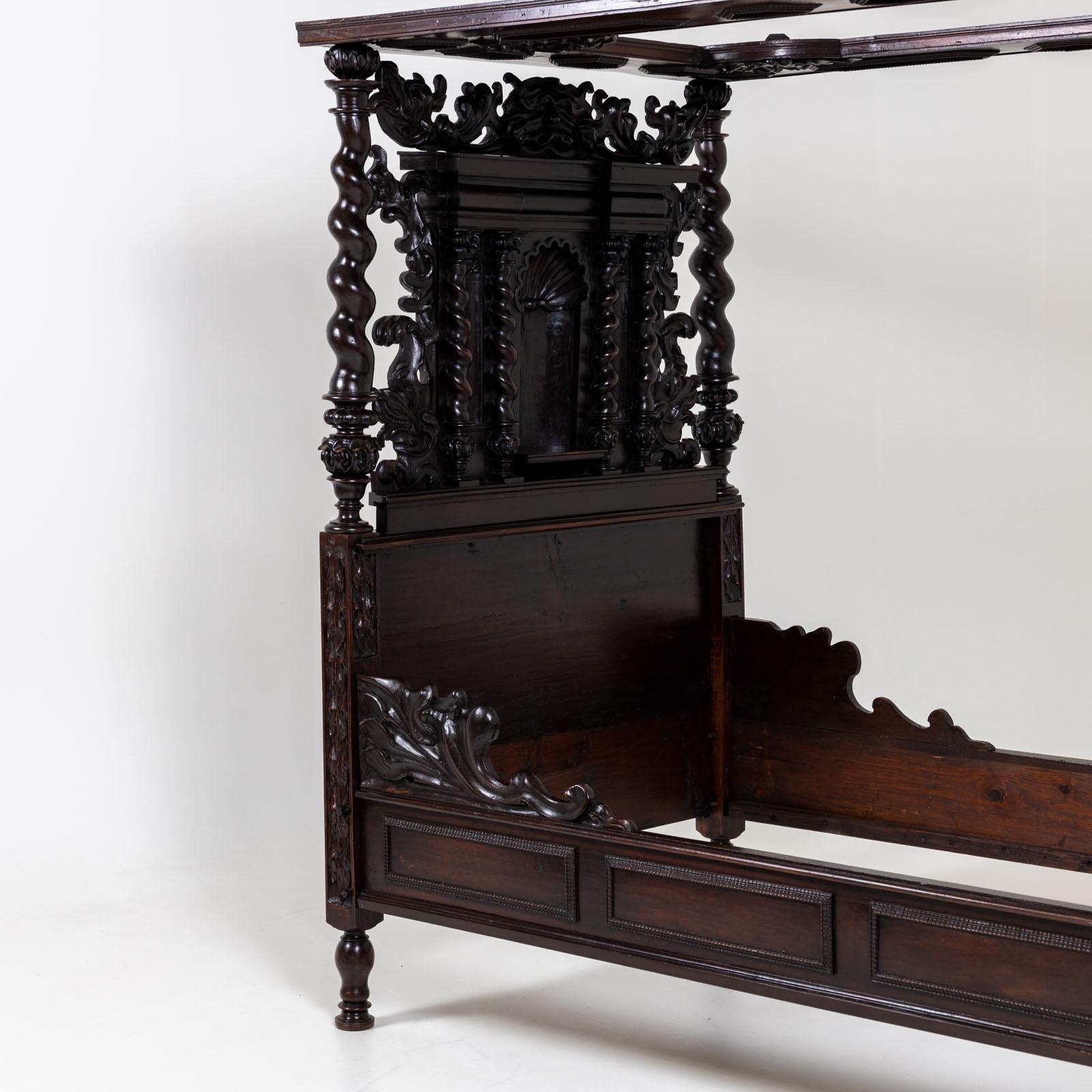 Renaissance Four-Poster Bed, 17th Century For Sale 3