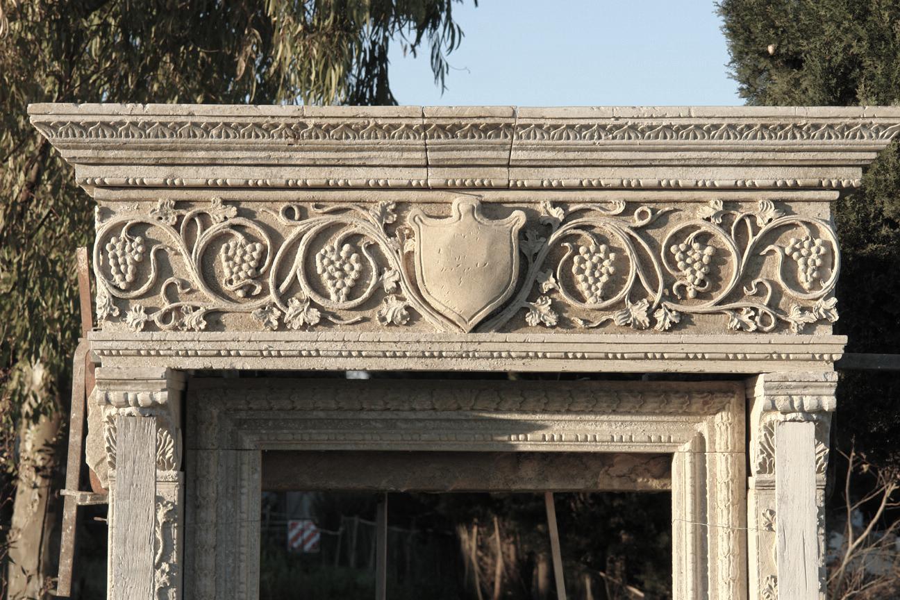 Renaissance Italian Style Fireplace Hand-carved Pure Limestone Acanthus Leaves In Good Condition For Sale In LOS ANGELES, CA
