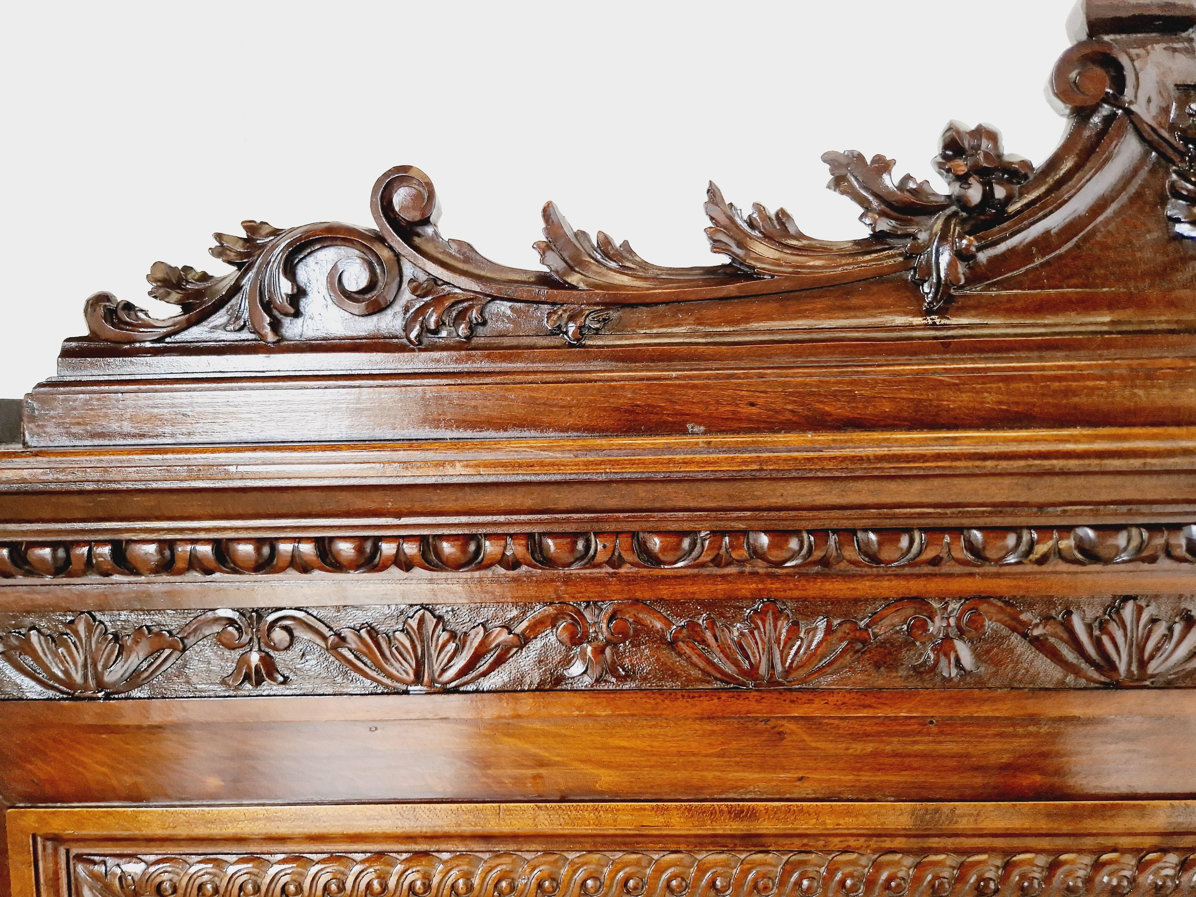 19th Century Mahogany Bed Italian Renaissance For Sale 11