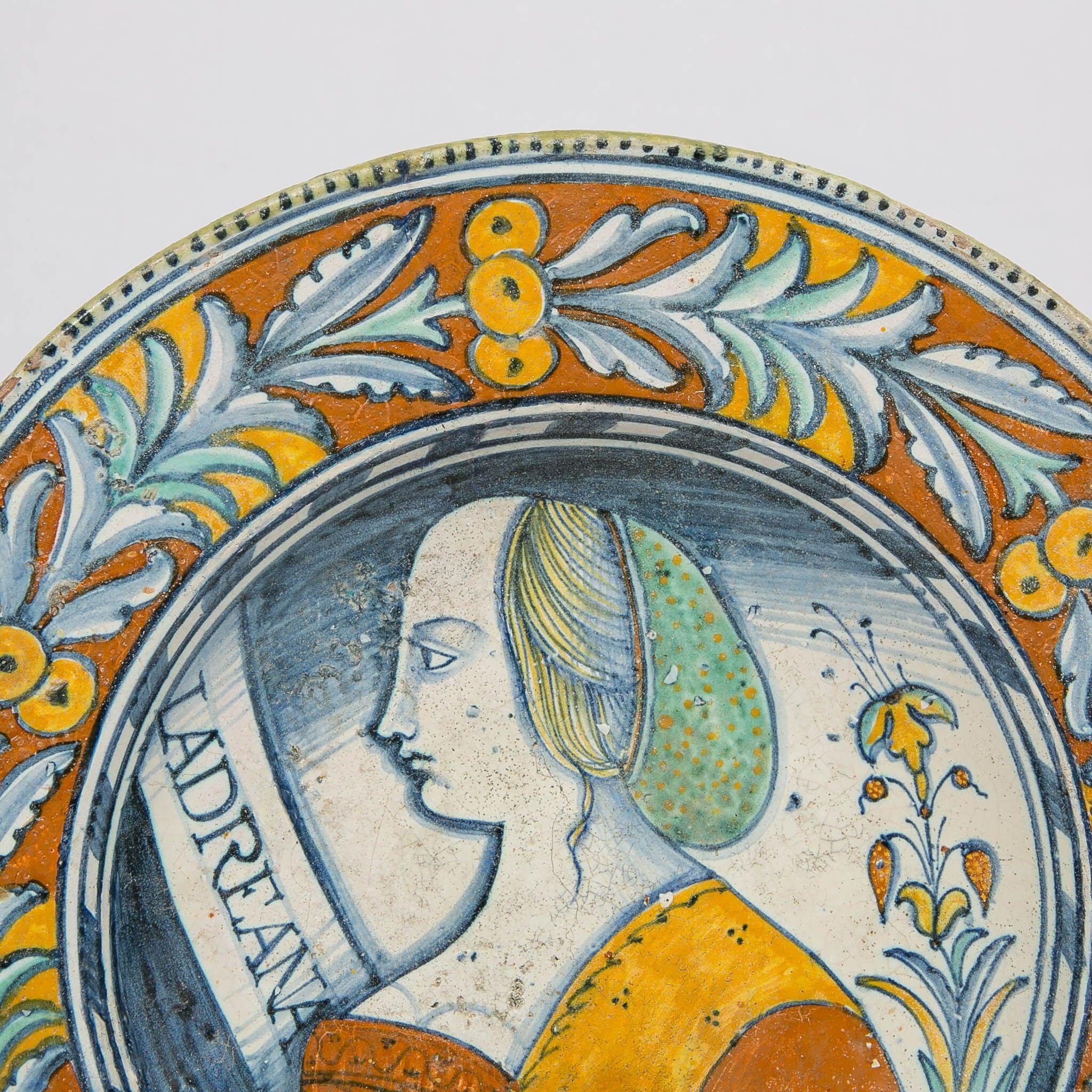 Renaissance Maiolica Portrait Charger Made in Deruta, Italy, circa 1530 In Fair Condition In Katonah, NY