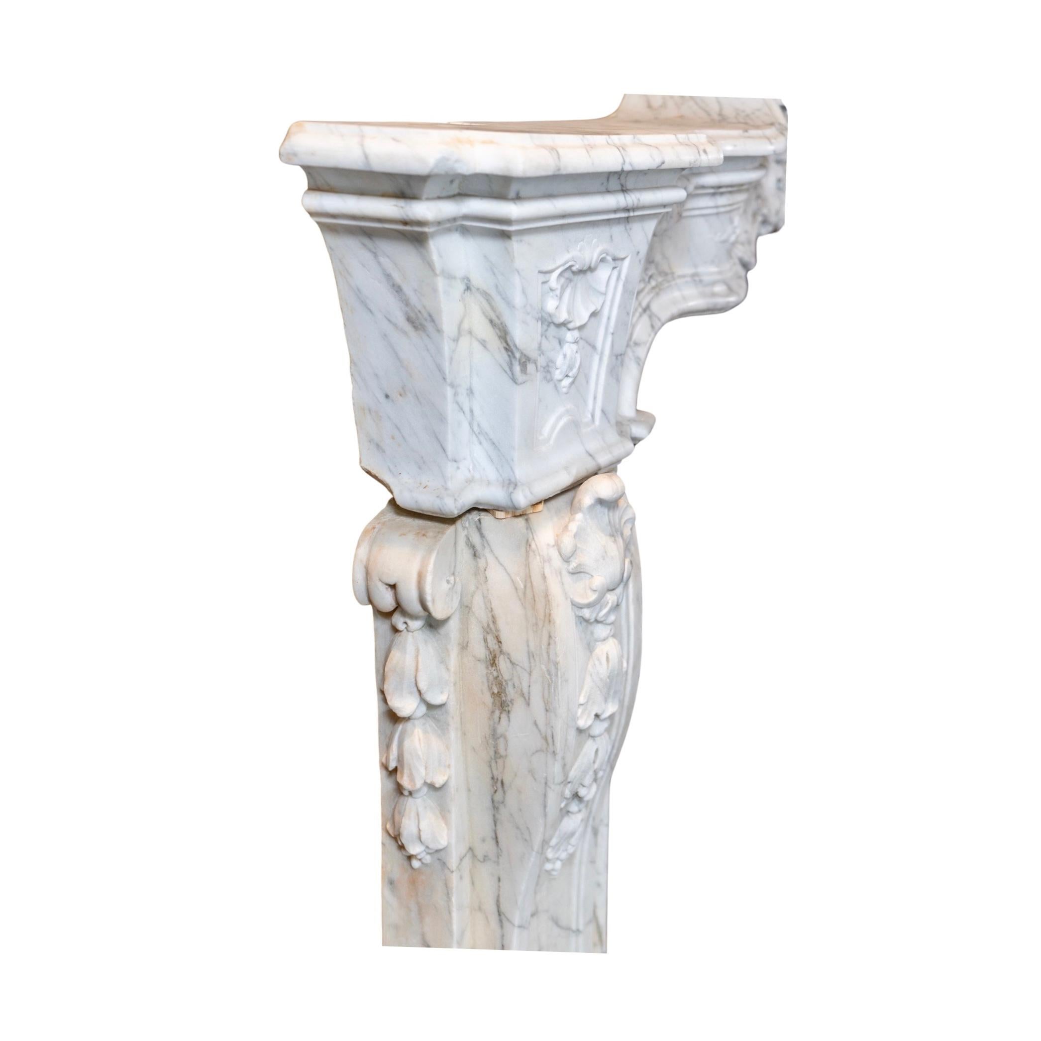 Italian White Veined Carrara Marble Mantel In Good Condition For Sale In Dallas, TX