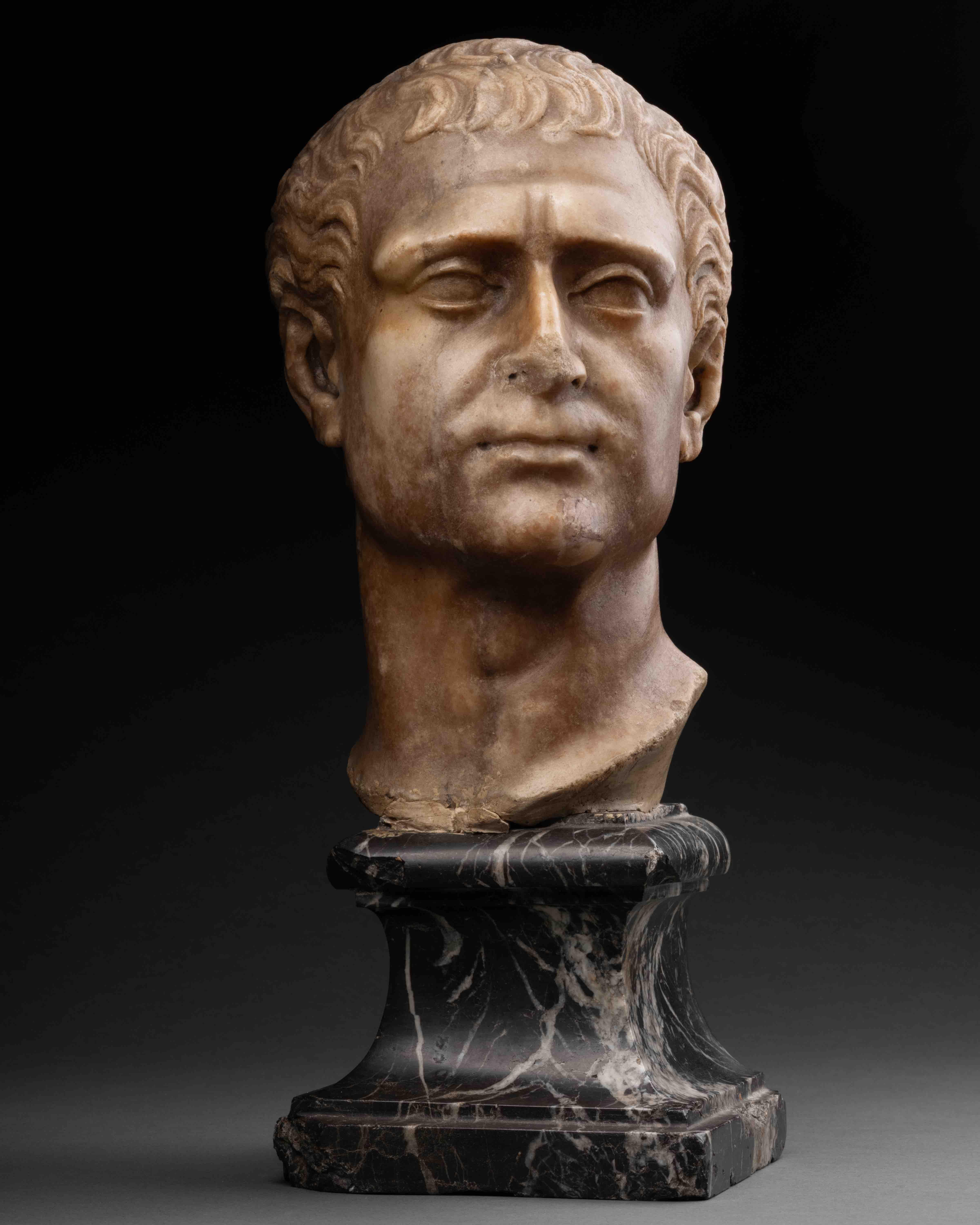 italien Portrait en marbre Renaissance, Italie du Nord, 17e siècle en vente