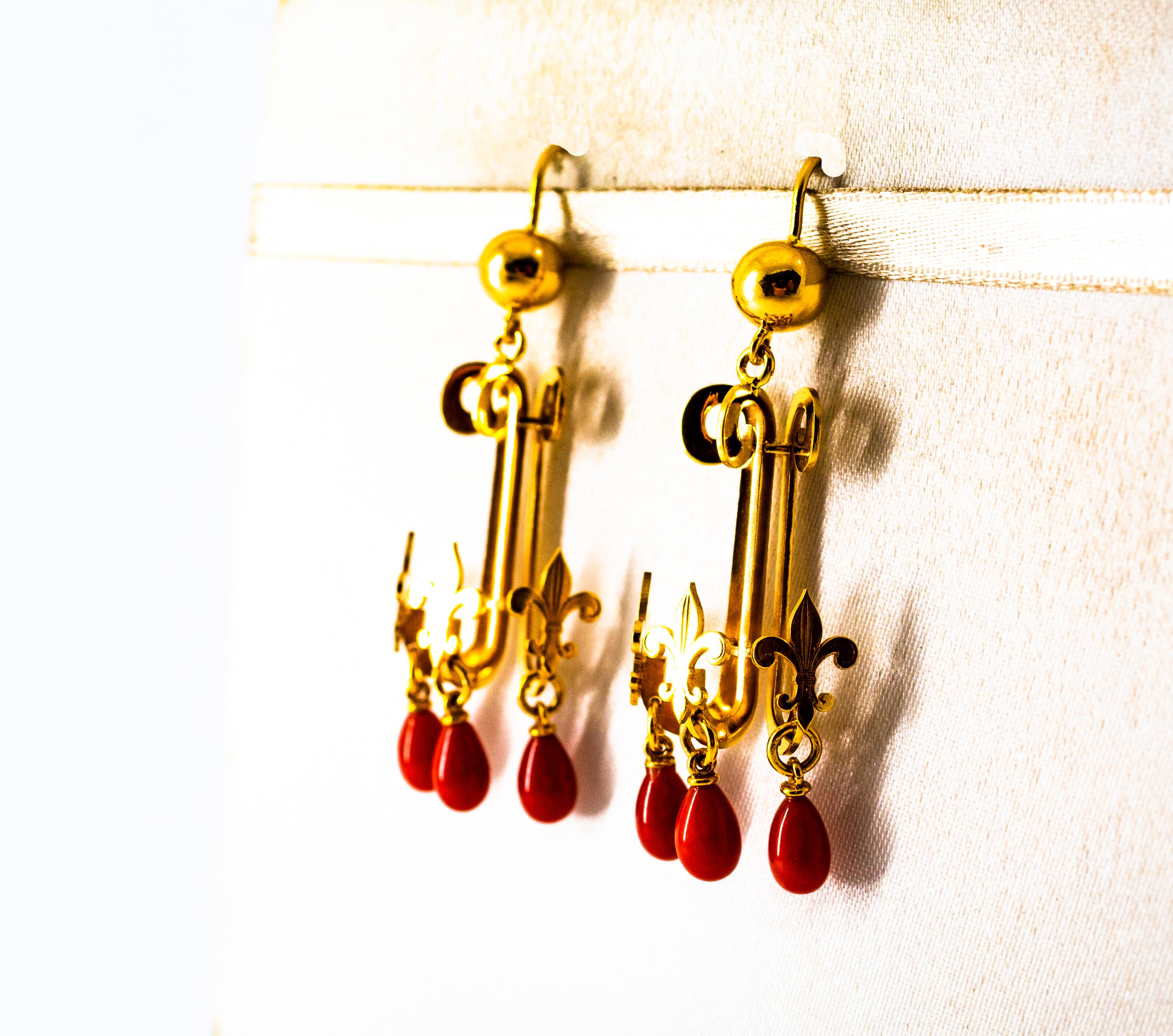 Renaissance Mediterranean Red Coral Yellow Gold Stud Chandelier Drop Earrings In New Condition In Naples, IT