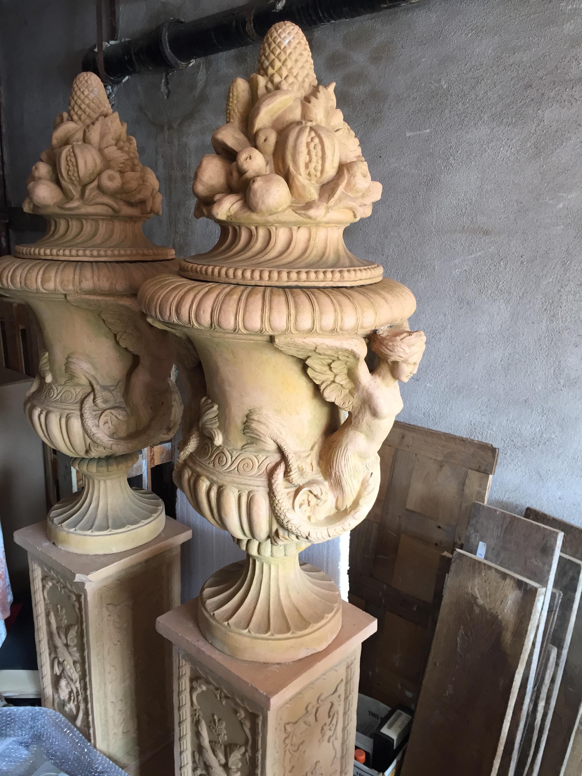 Urns Renaissance Mediterranean Style Terracotta Late 20th Century (Pair) For Sale 1