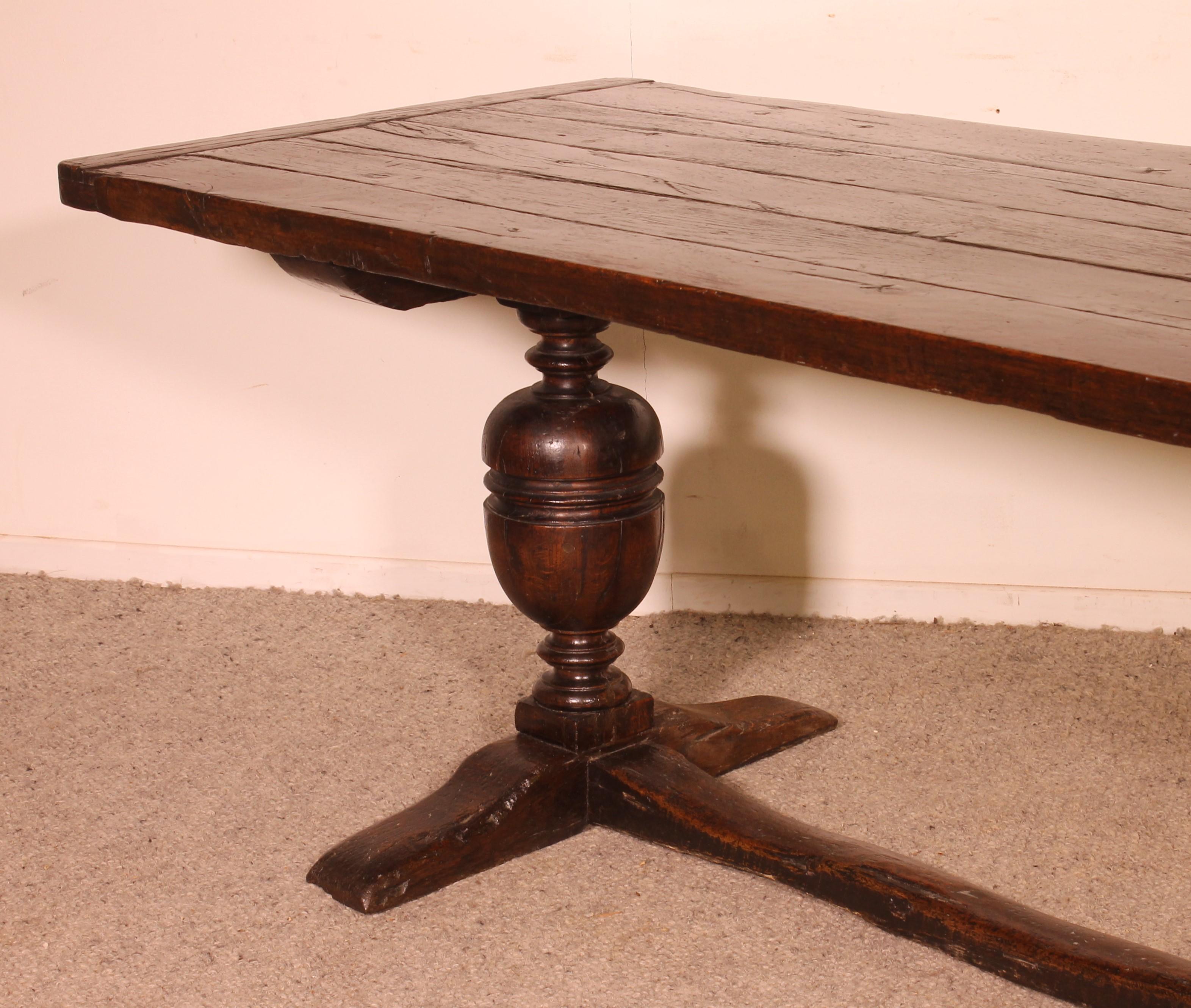 Belge Table de monastère Renaissance - 16e siècle en vente