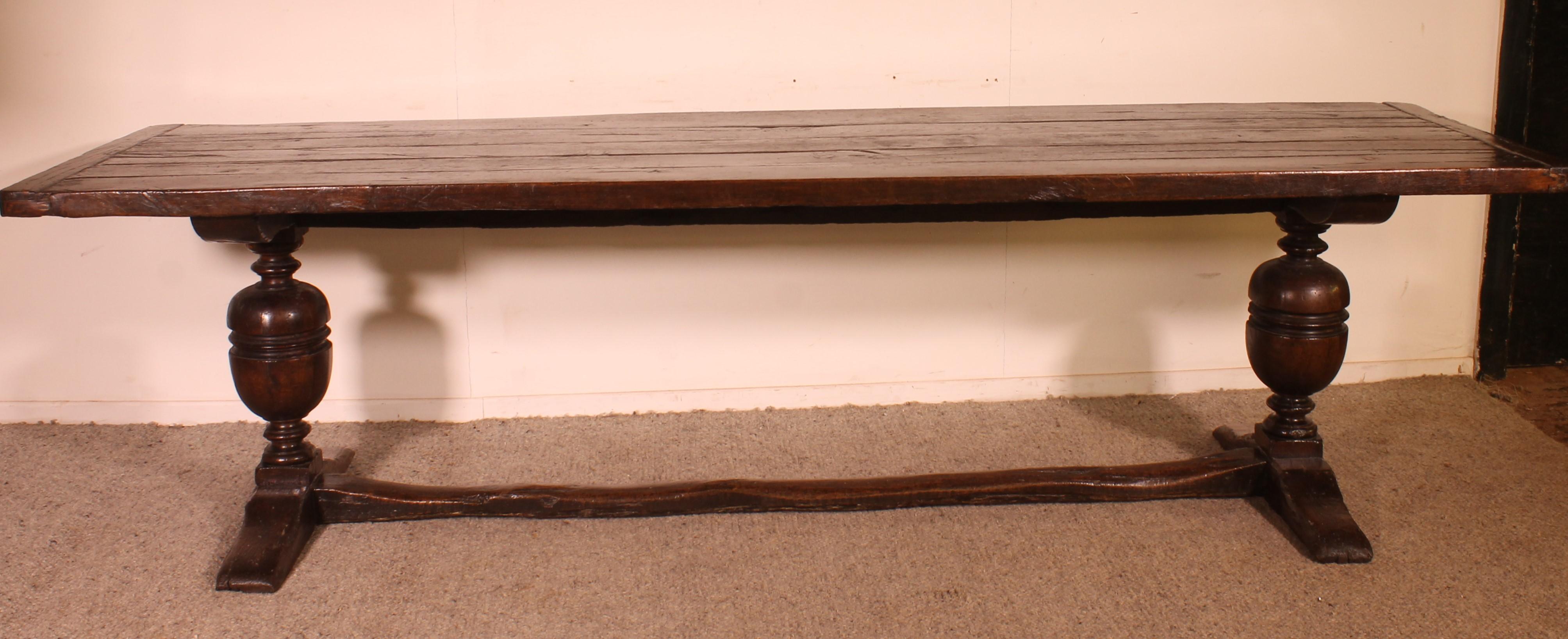 Table de monastère Renaissance - 16e siècle Bon état - En vente à Brussels, Brussels