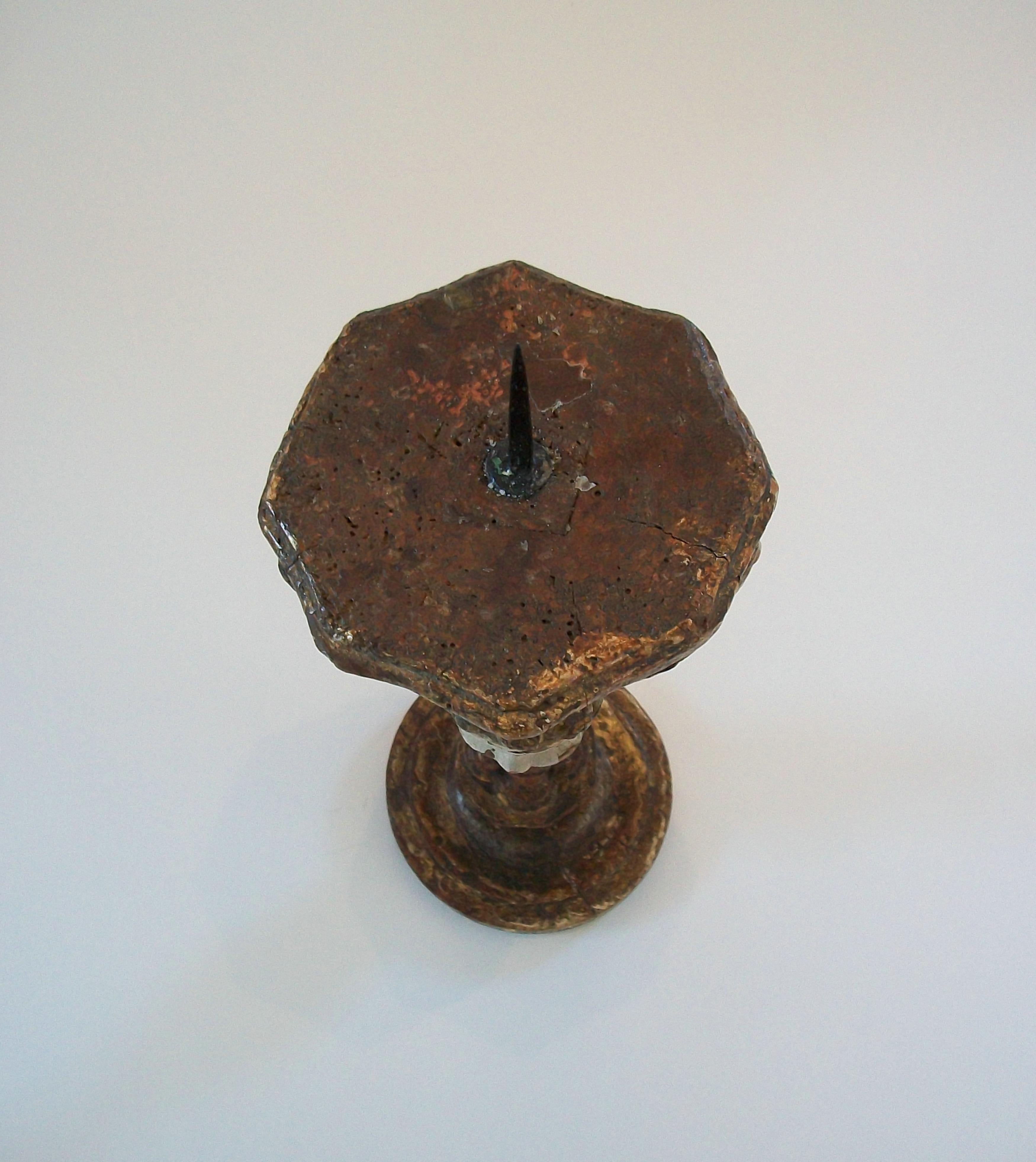 Renaissance Painted & Giltwood Pricket with Cherubs - France - Circa 1580 in vendita 2