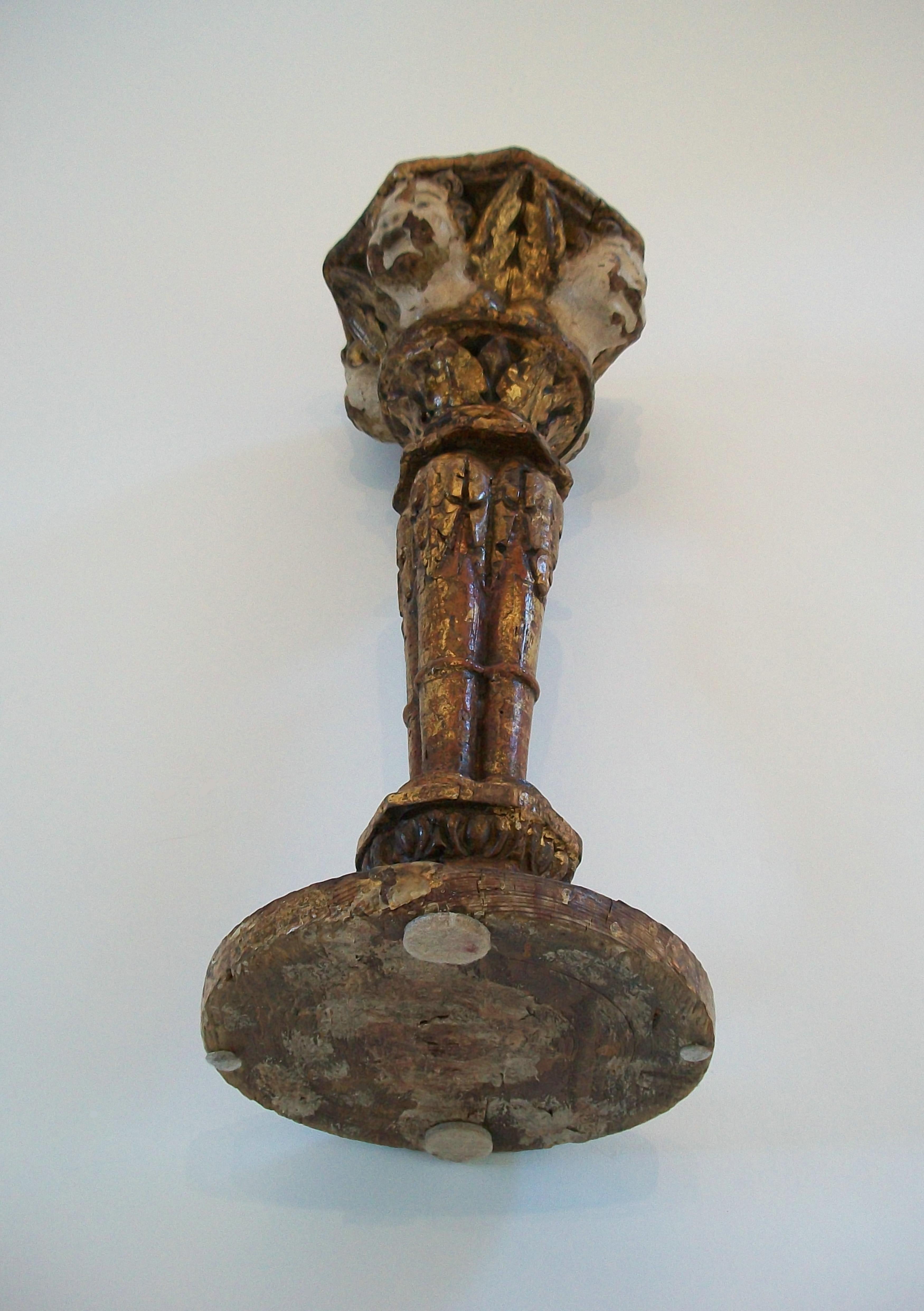 Renaissance Painted & Giltwood Pricket with Cherubs - France - Circa 1580 in vendita 6