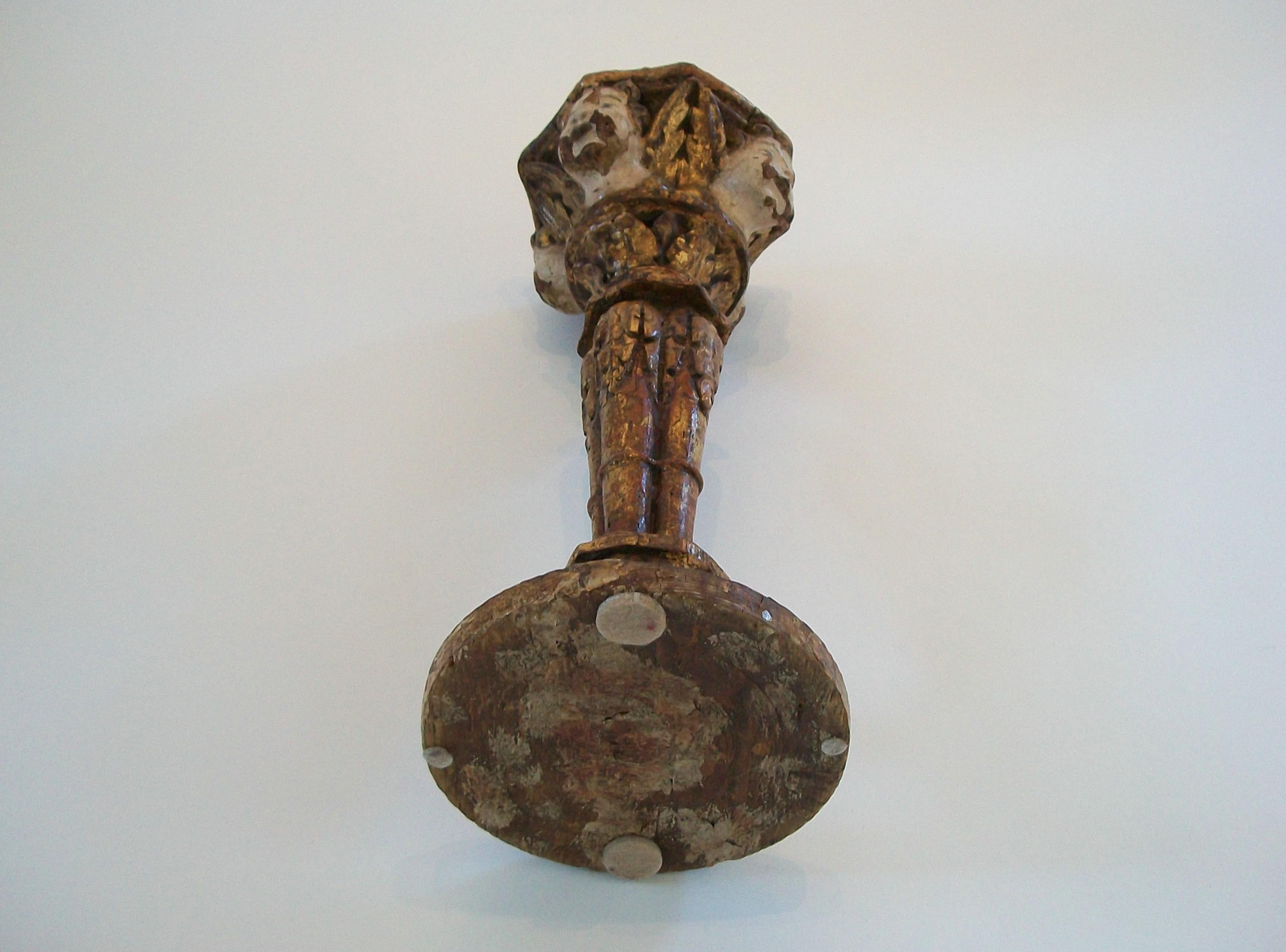 Renaissance Painted & Giltwood Pricket with Cherubs - France - Circa 1580 in vendita 7