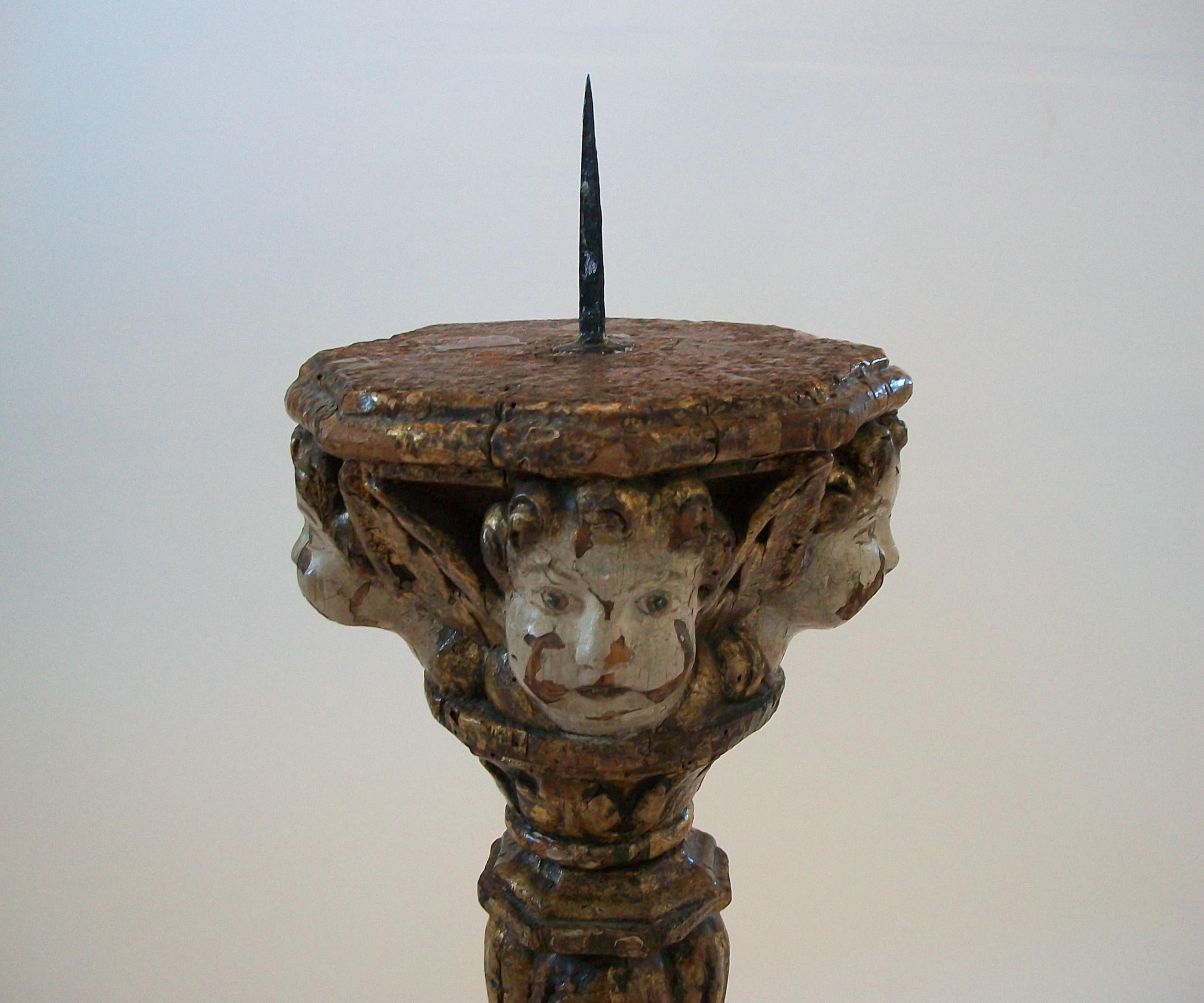 Francese Renaissance Painted & Giltwood Pricket with Cherubs - France - Circa 1580 in vendita